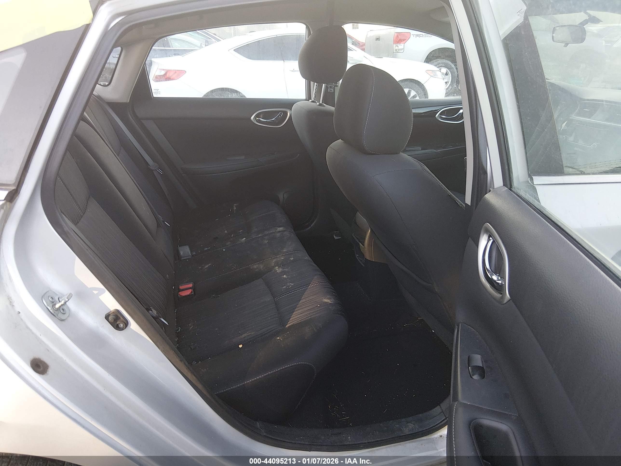 NISSAN SENTRA image 8