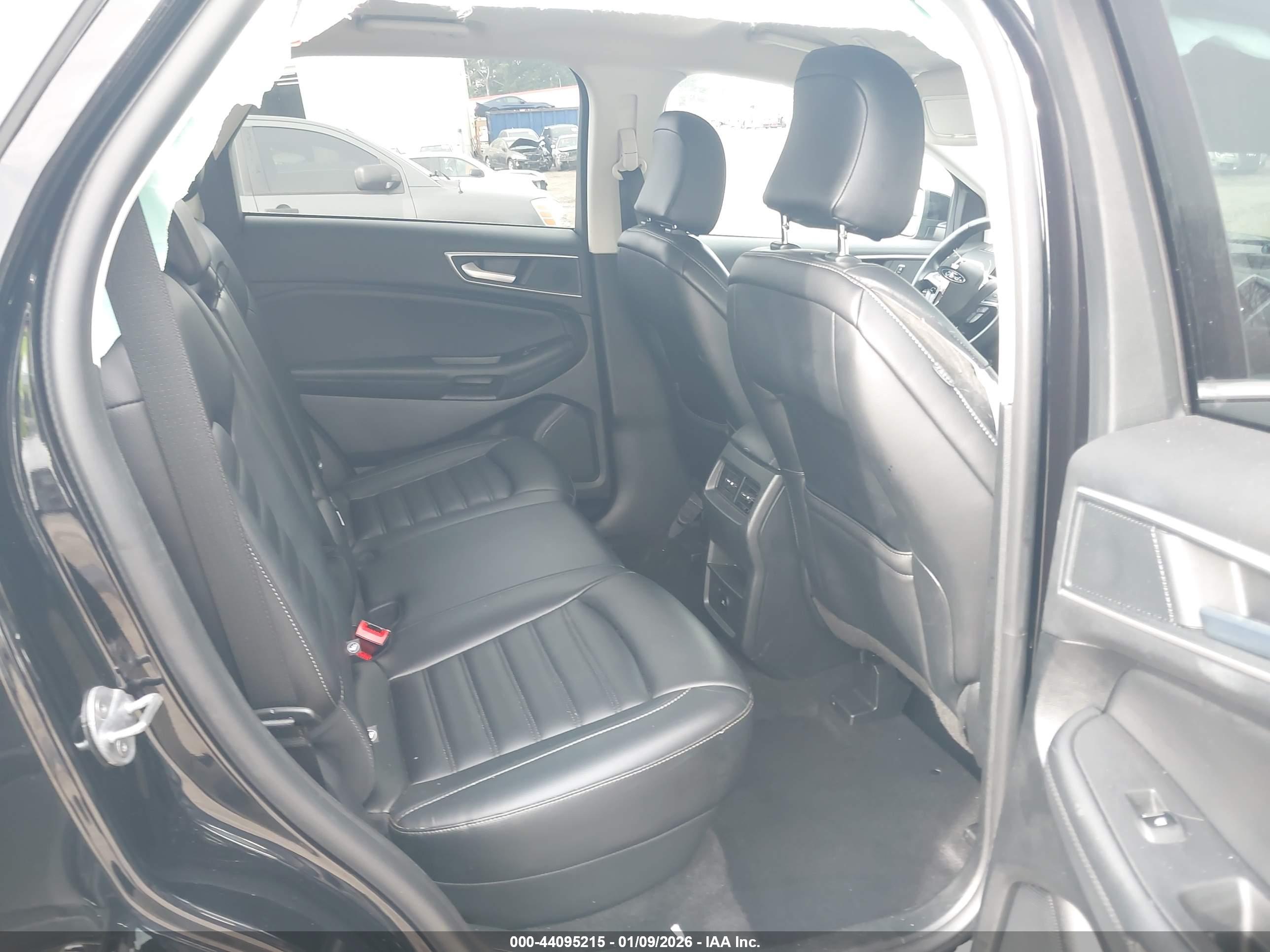 FORD EDGE image 8
