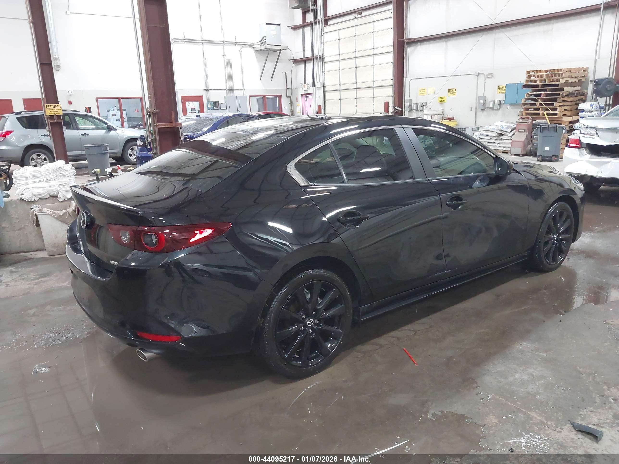 MAZDA MAZDA3 image 4