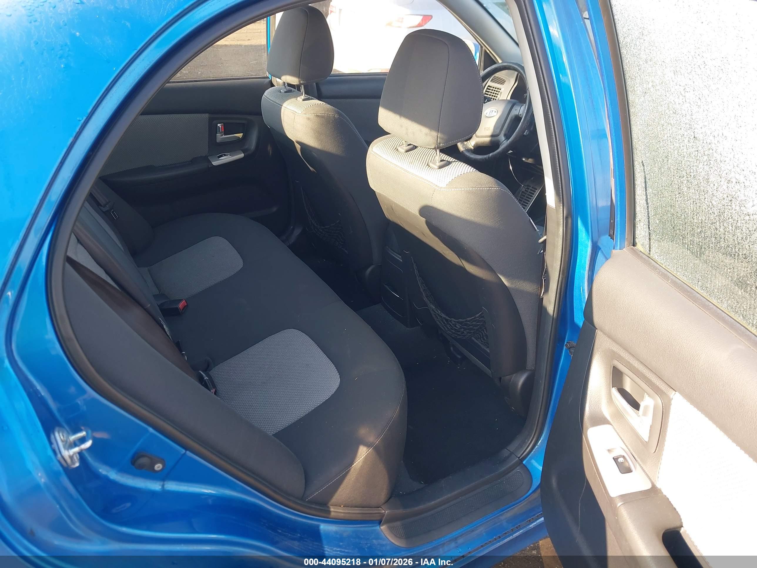 KIA SPECTRA image 8
