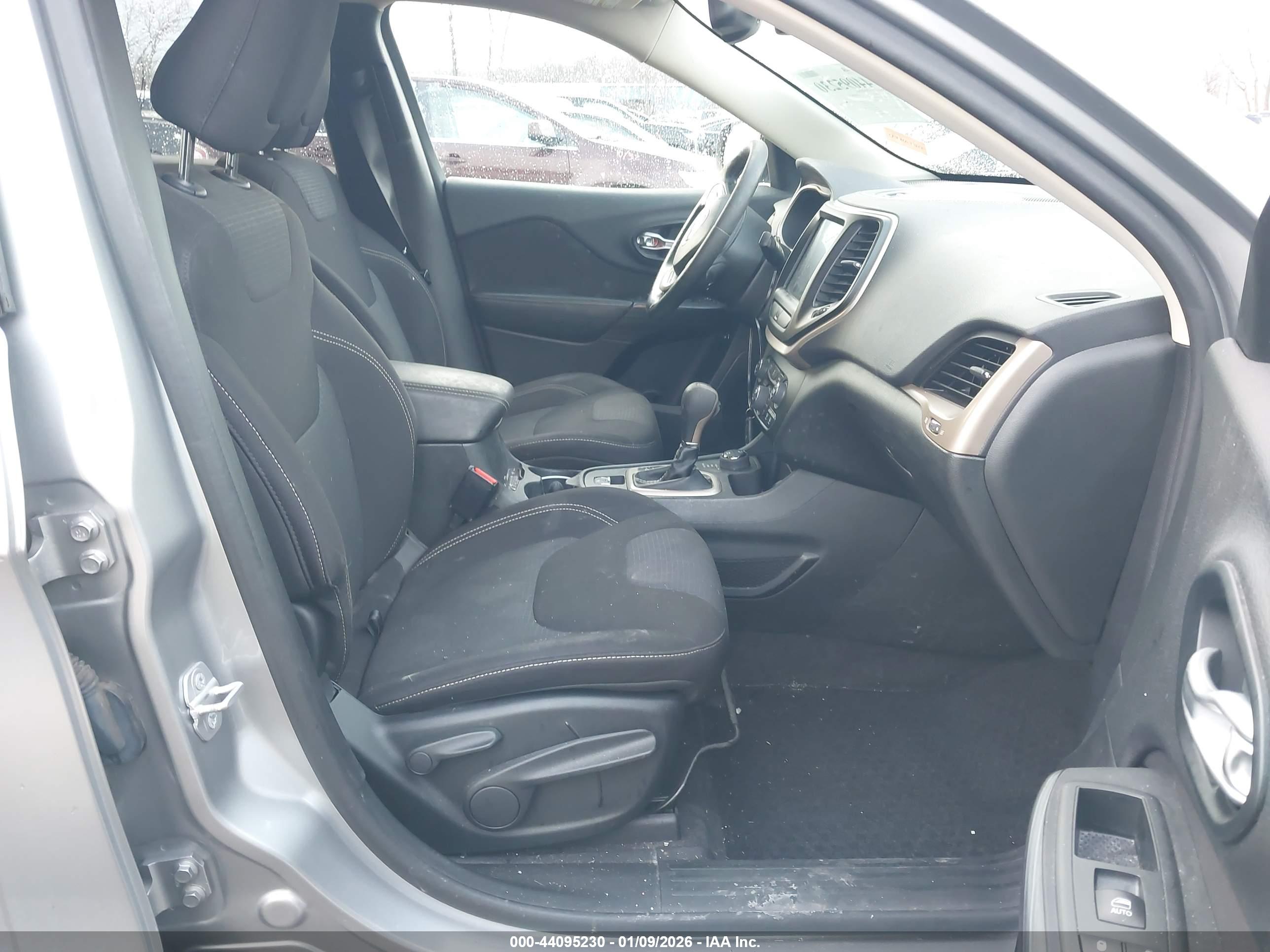 JEEP CHEROKEE image 5