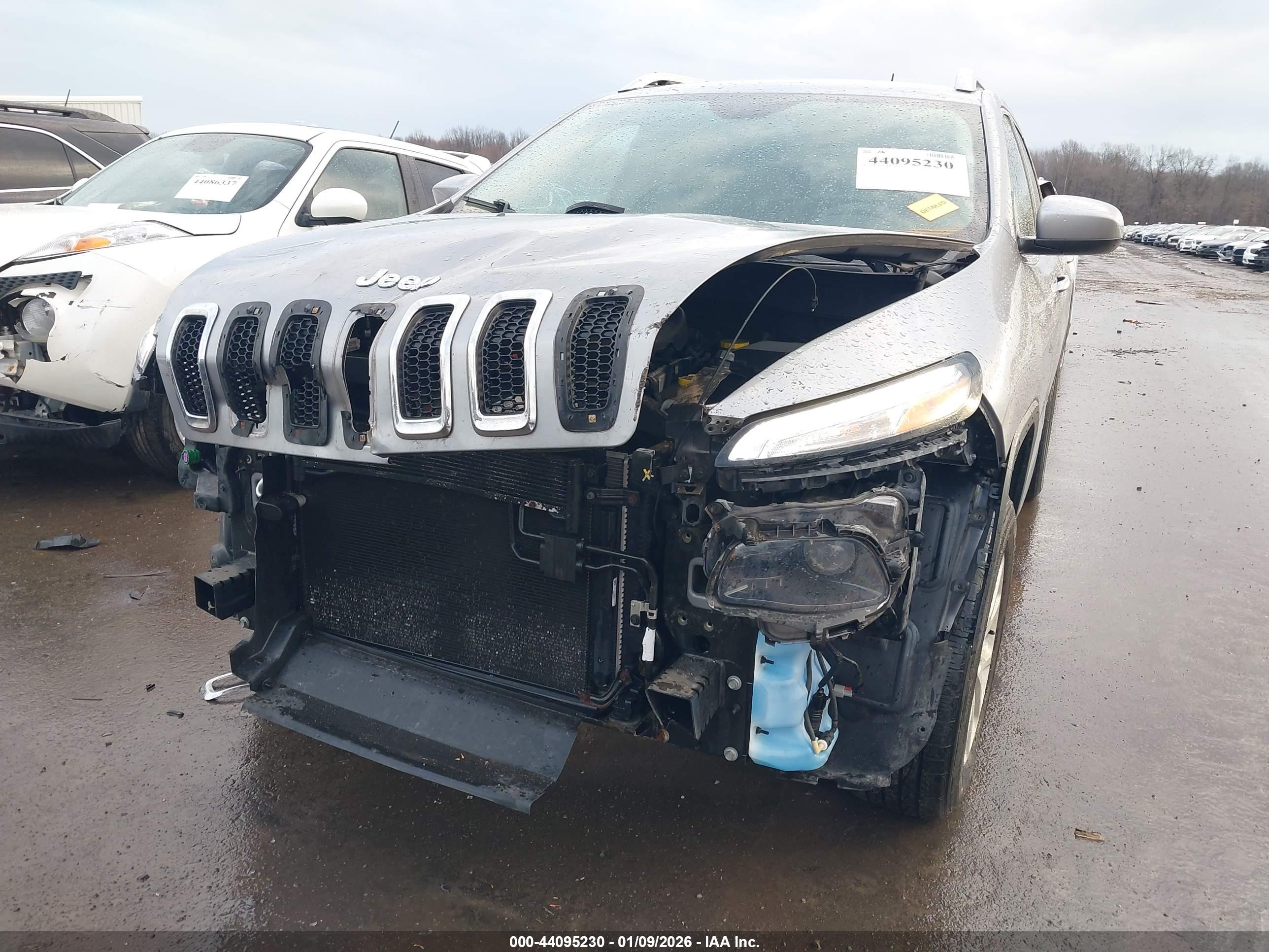 JEEP CHEROKEE image 6