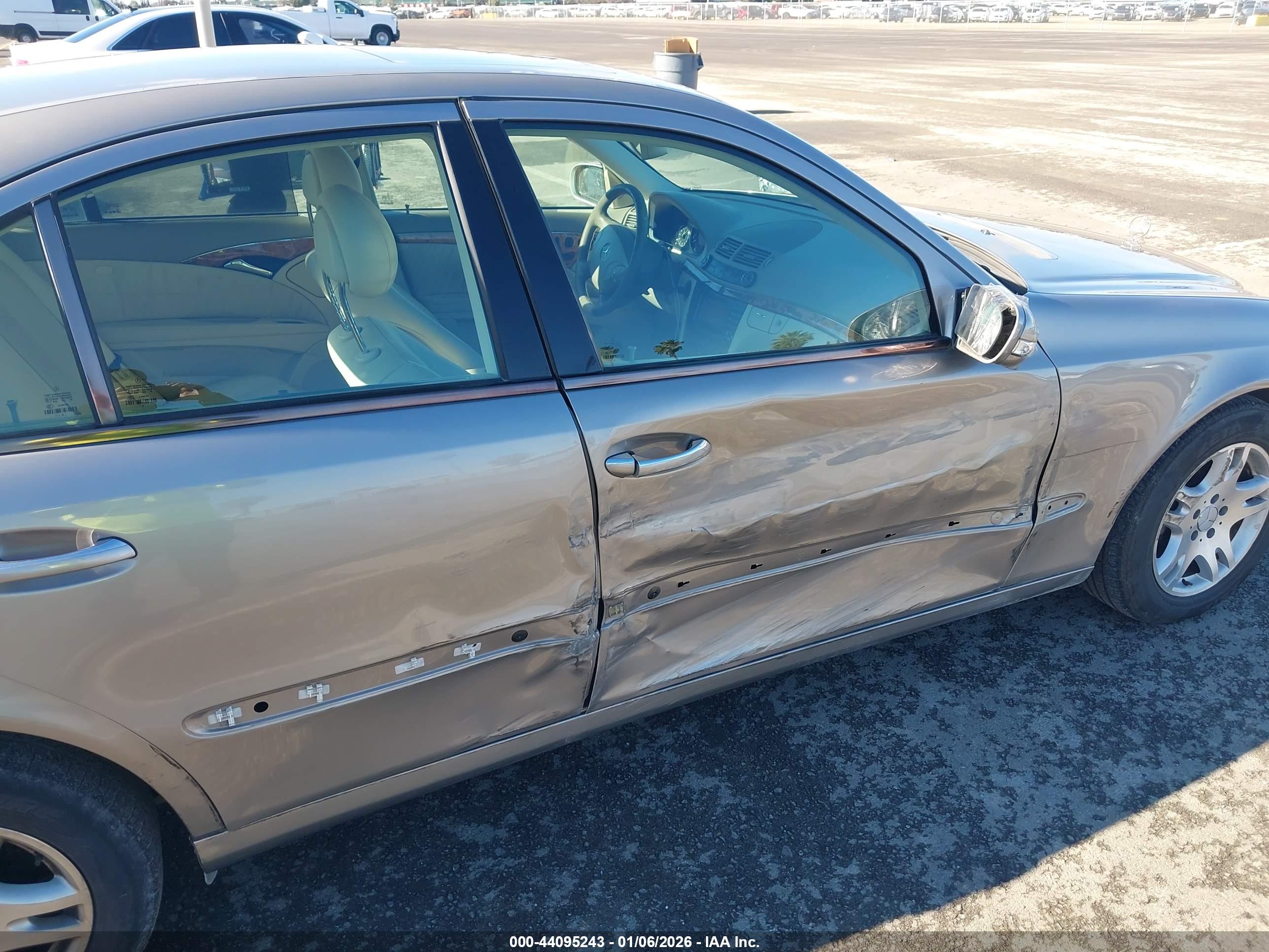 MERCEDES-BENZ E image 6