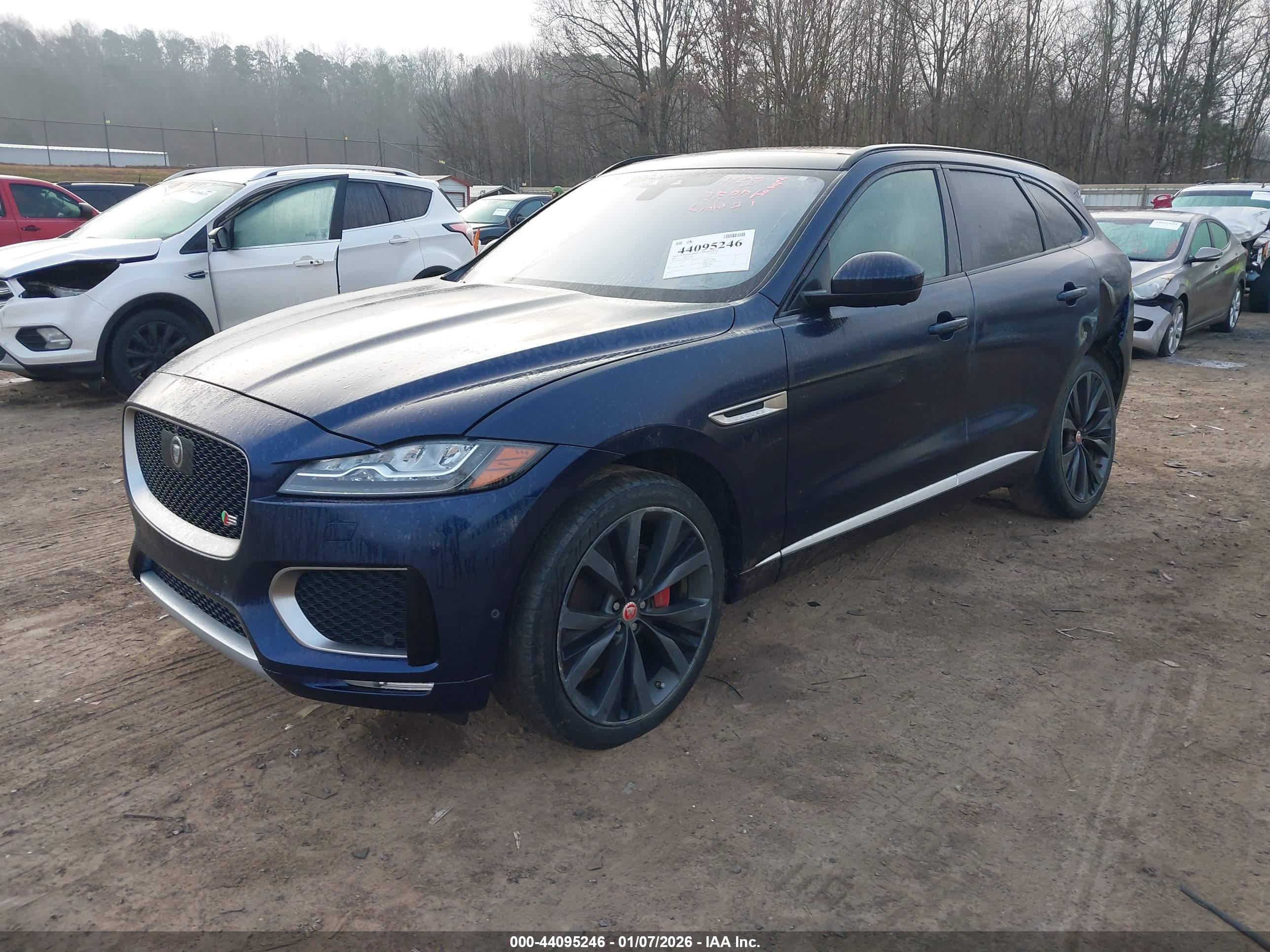JAGUAR F-PACE image 2