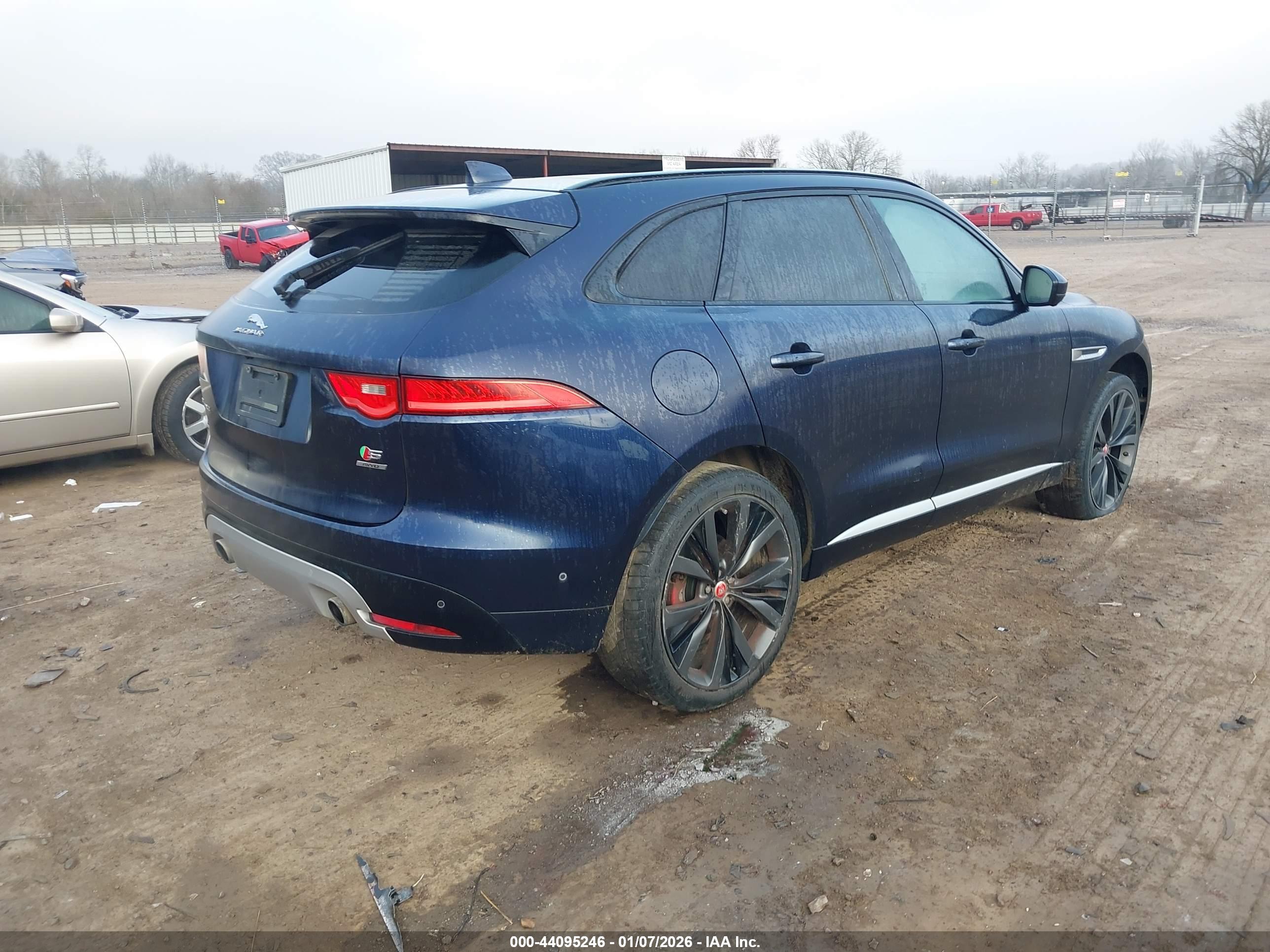 JAGUAR F-PACE image 4