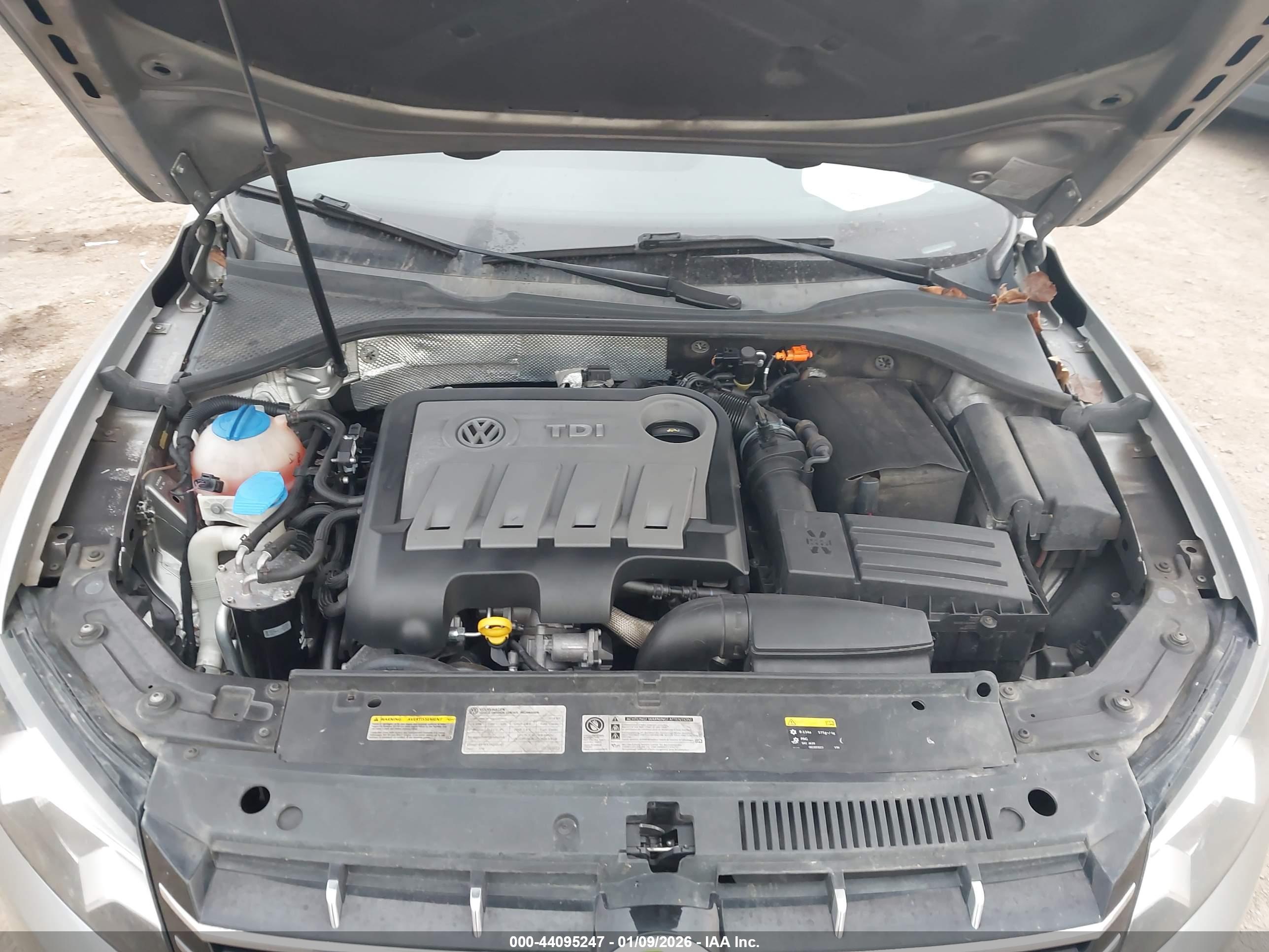 VOLKSWAGEN PASSAT image 10