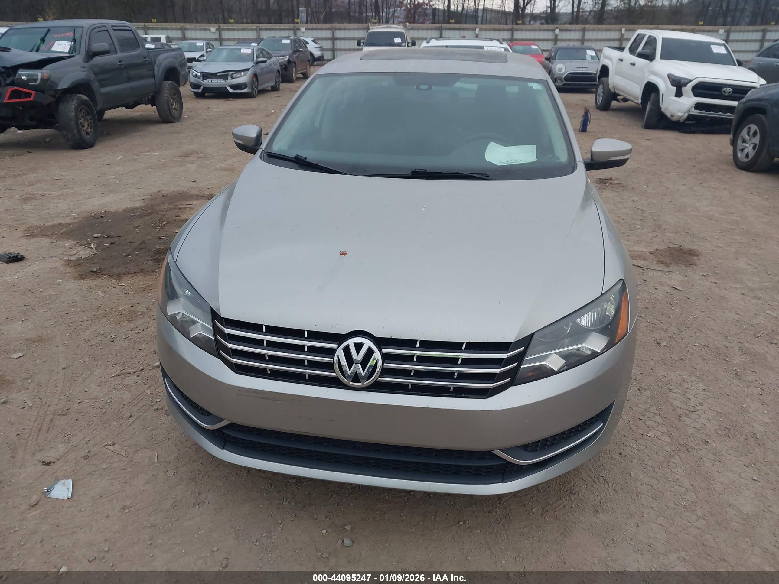VOLKSWAGEN PASSAT image 6