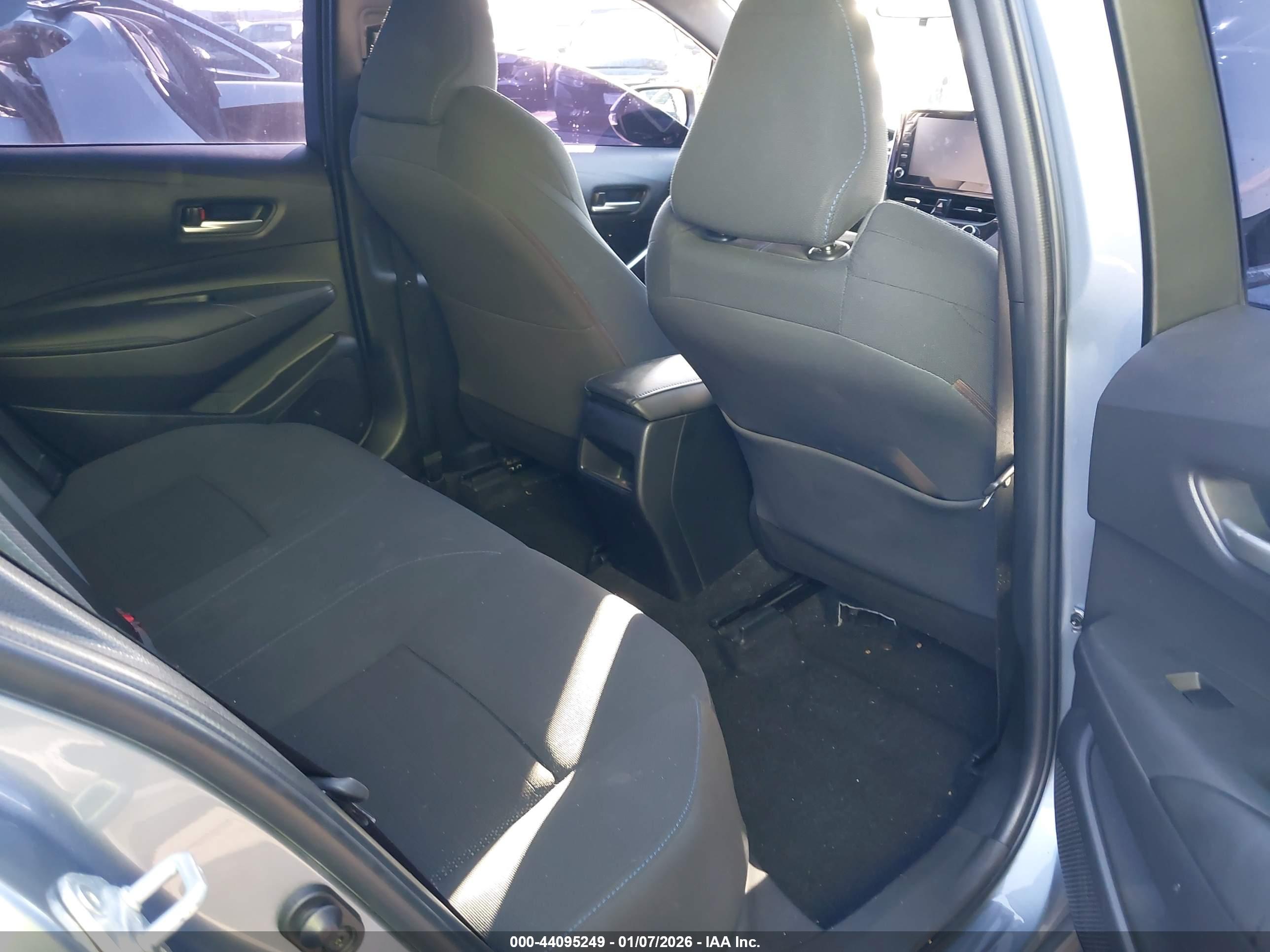 TOYOTA COROLLA image 8