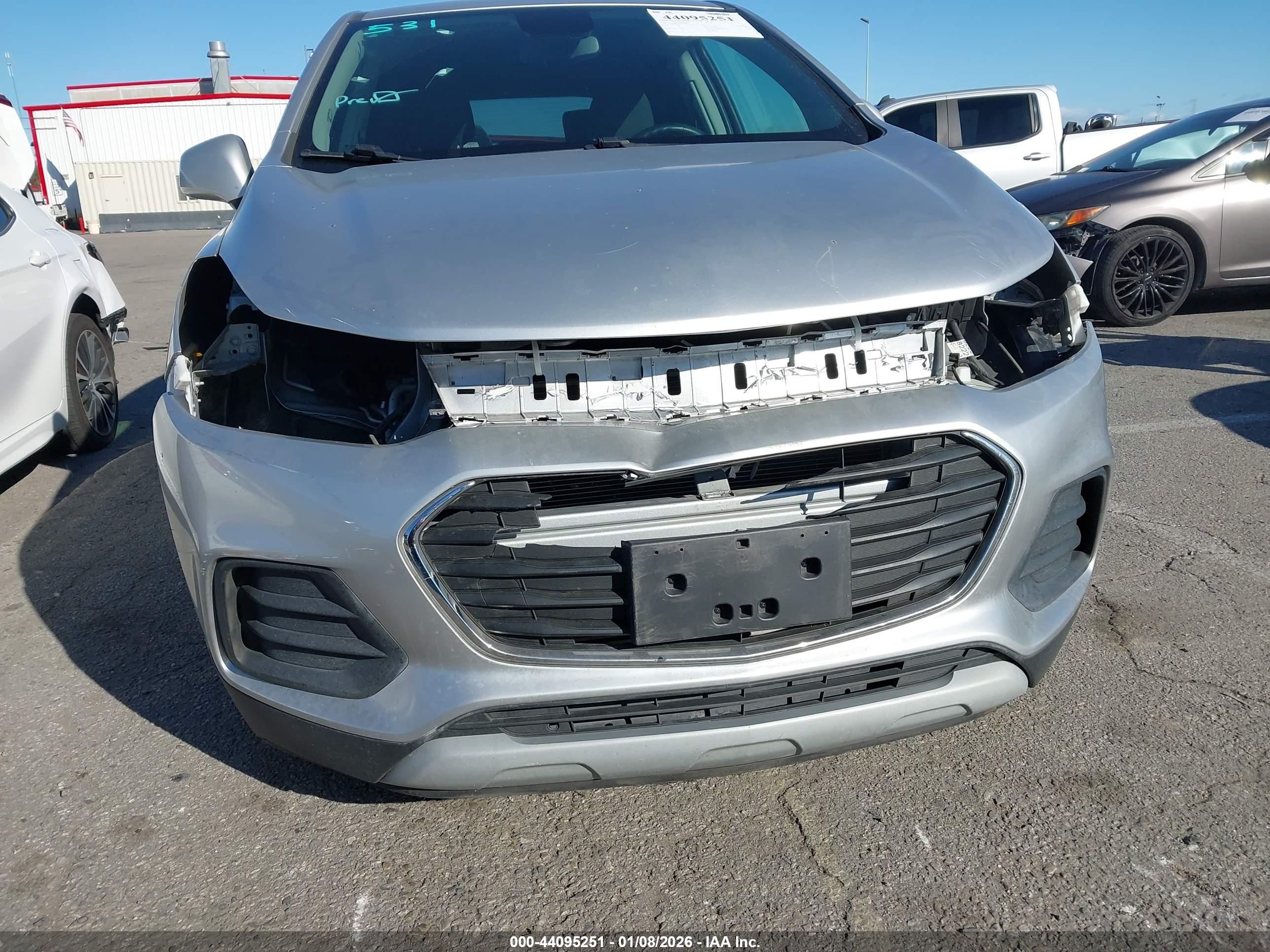 CHEVROLET TRAX image 6