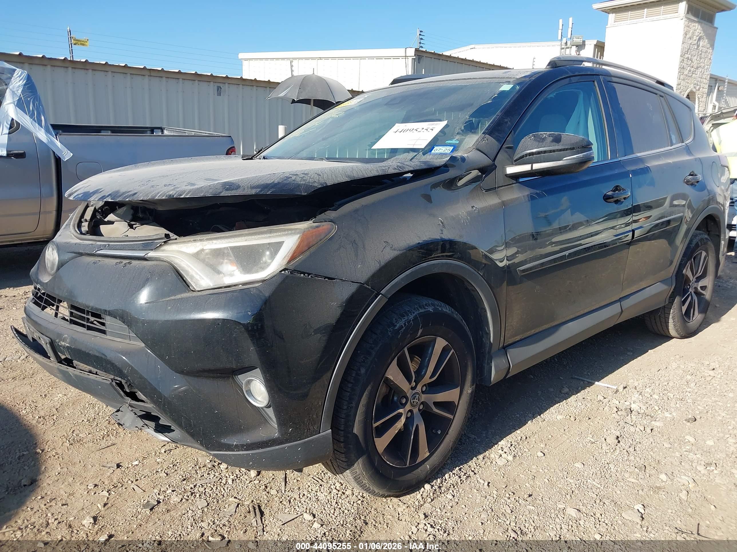 TOYOTA RAV4 image 2