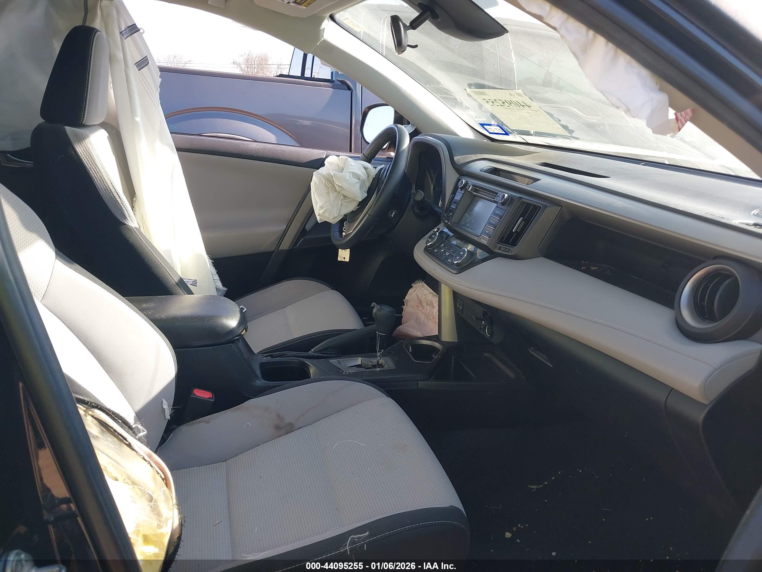 TOYOTA RAV4 image 5