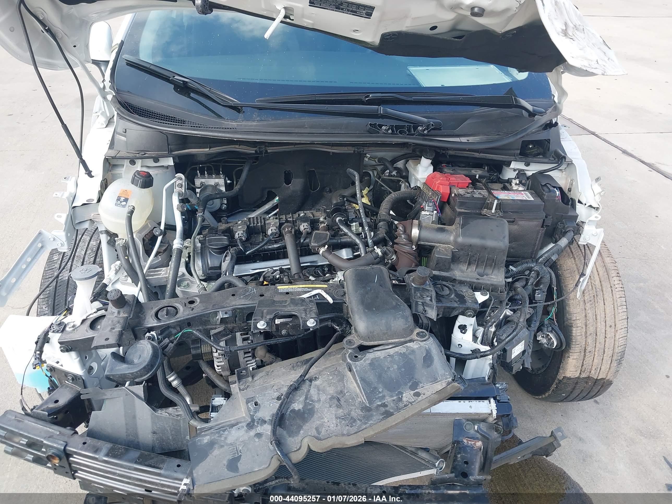 NISSAN VERSA image 10