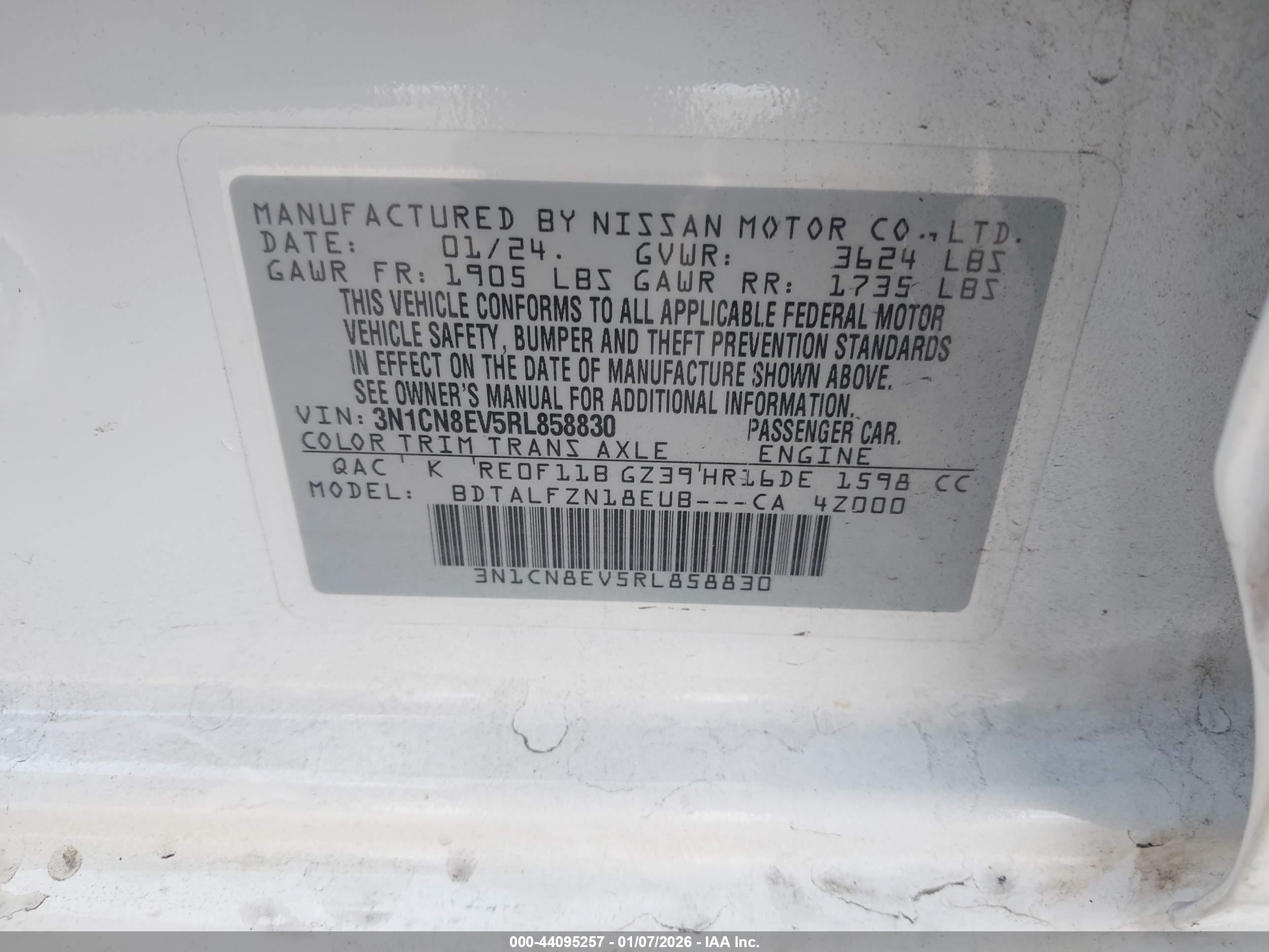 NISSAN VERSA image 9