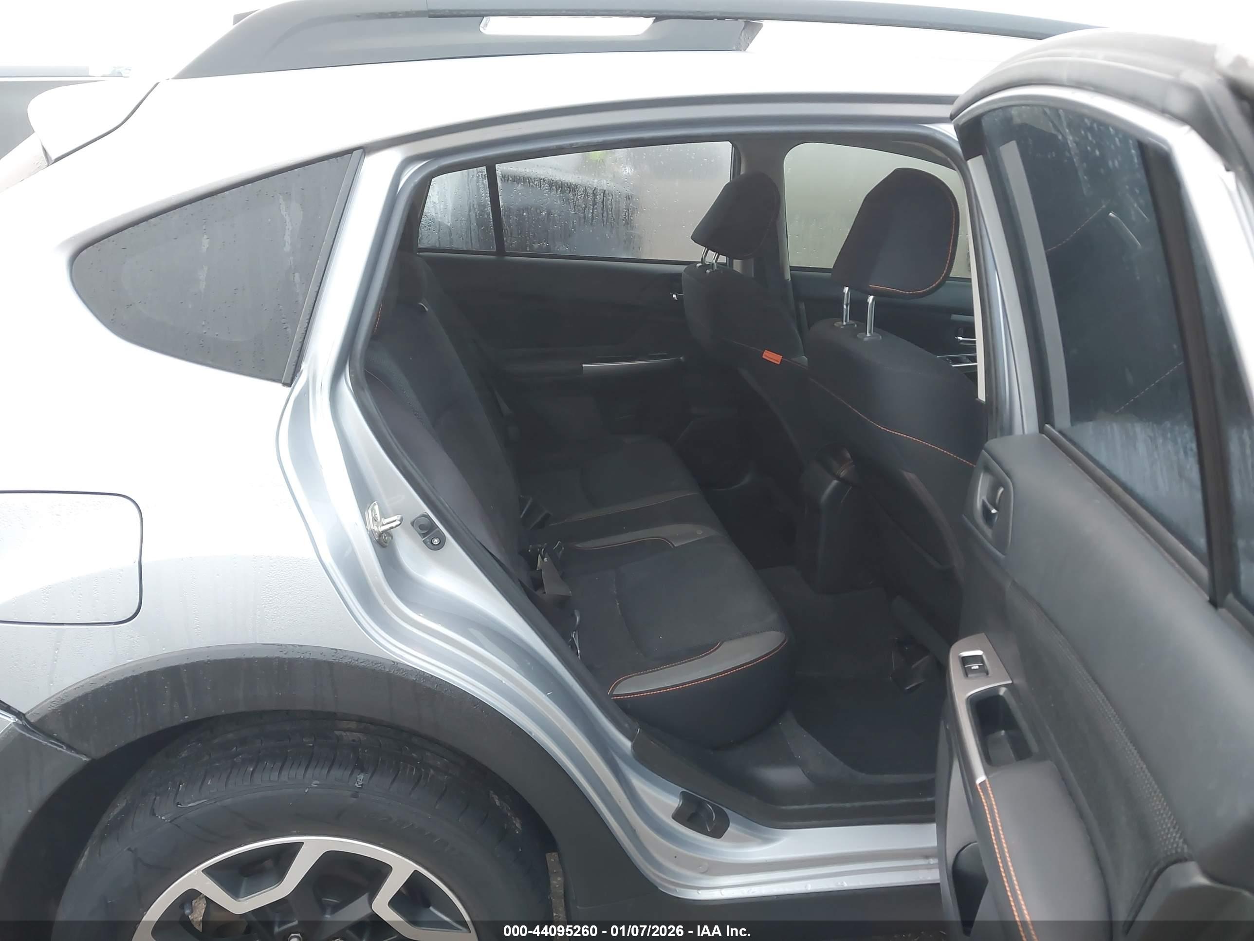 SUBARU CROSSTREK image 8