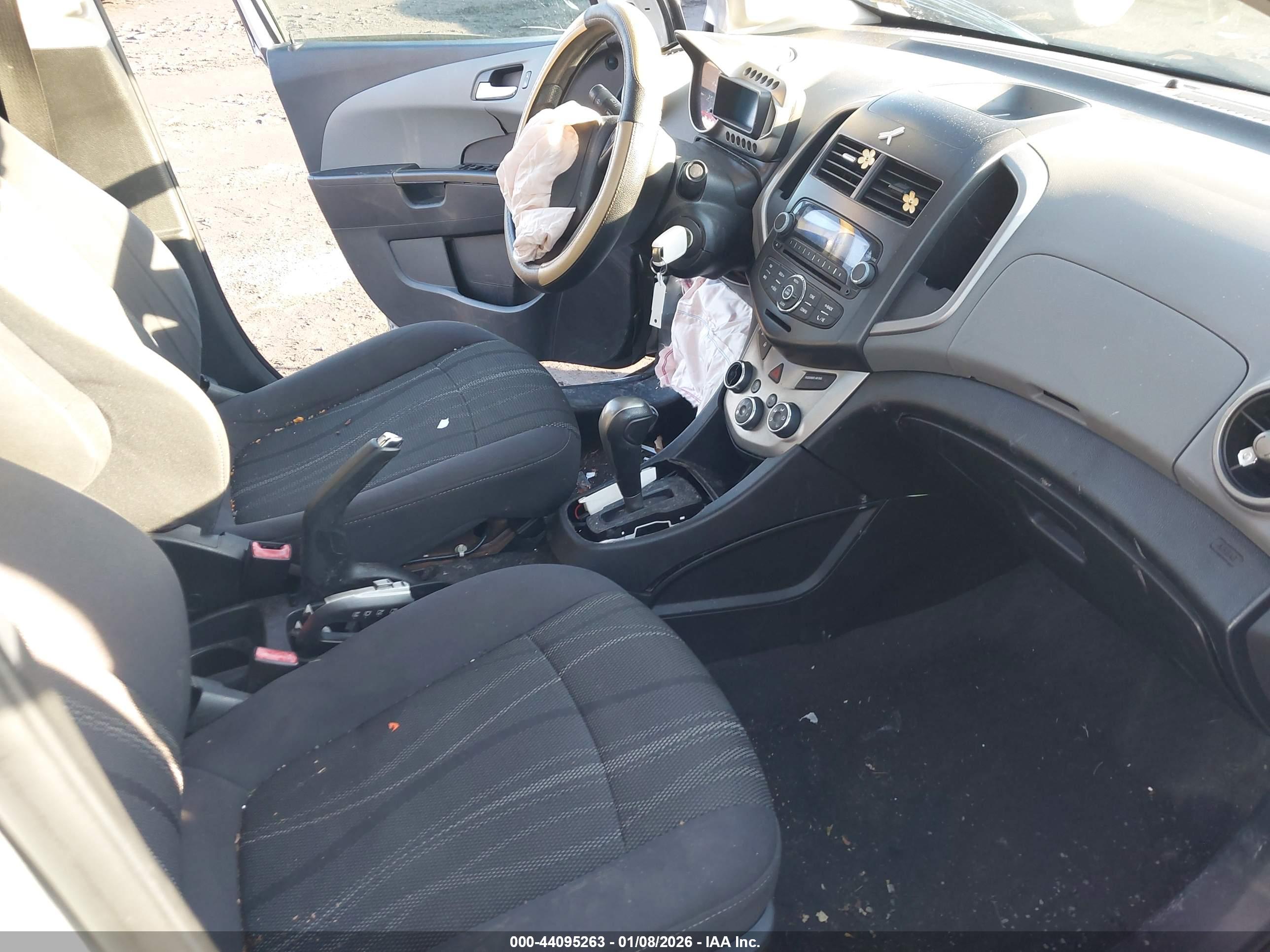 CHEVROLET SONIC image 5