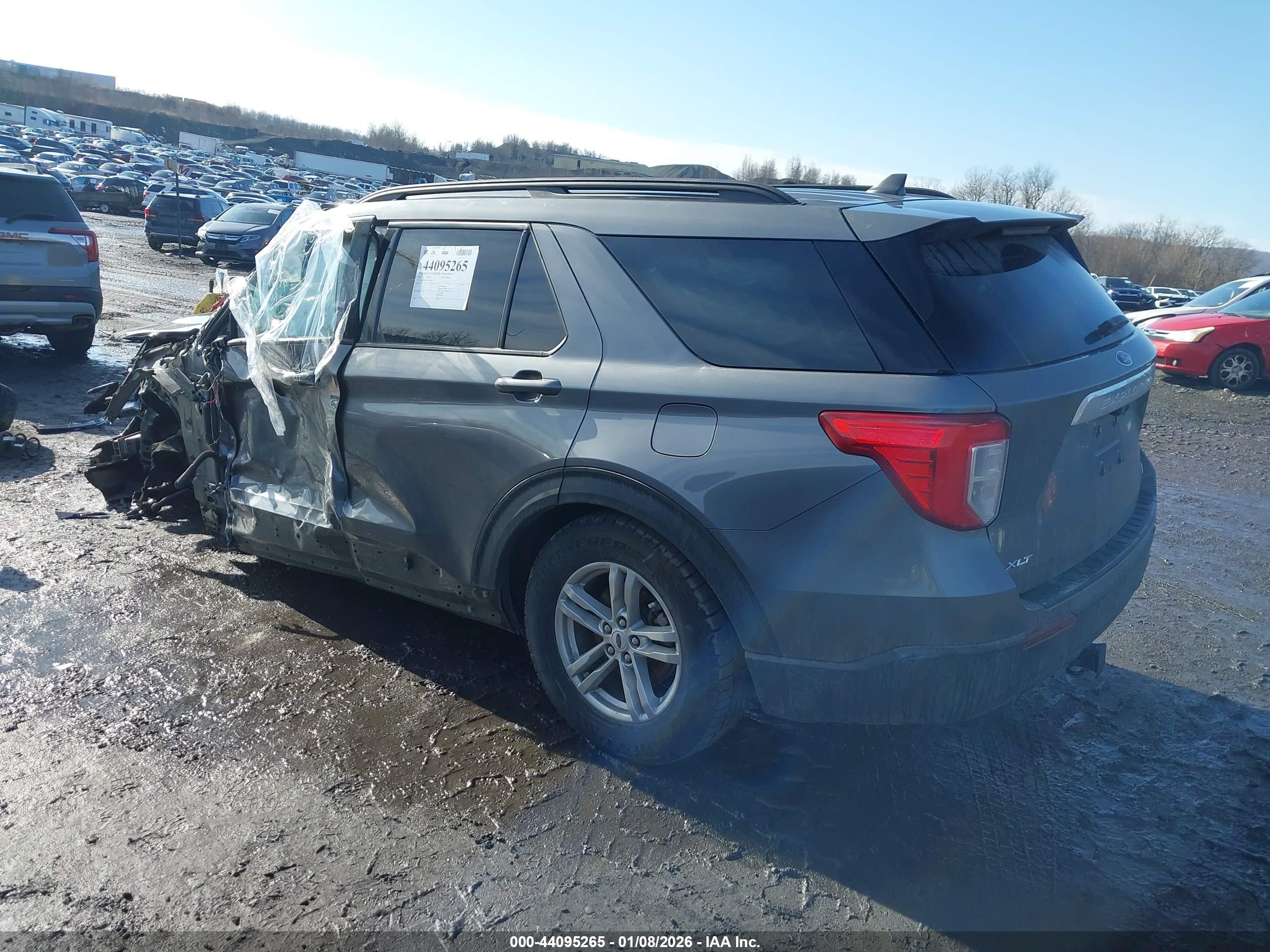 FORD EXPLORER image 3