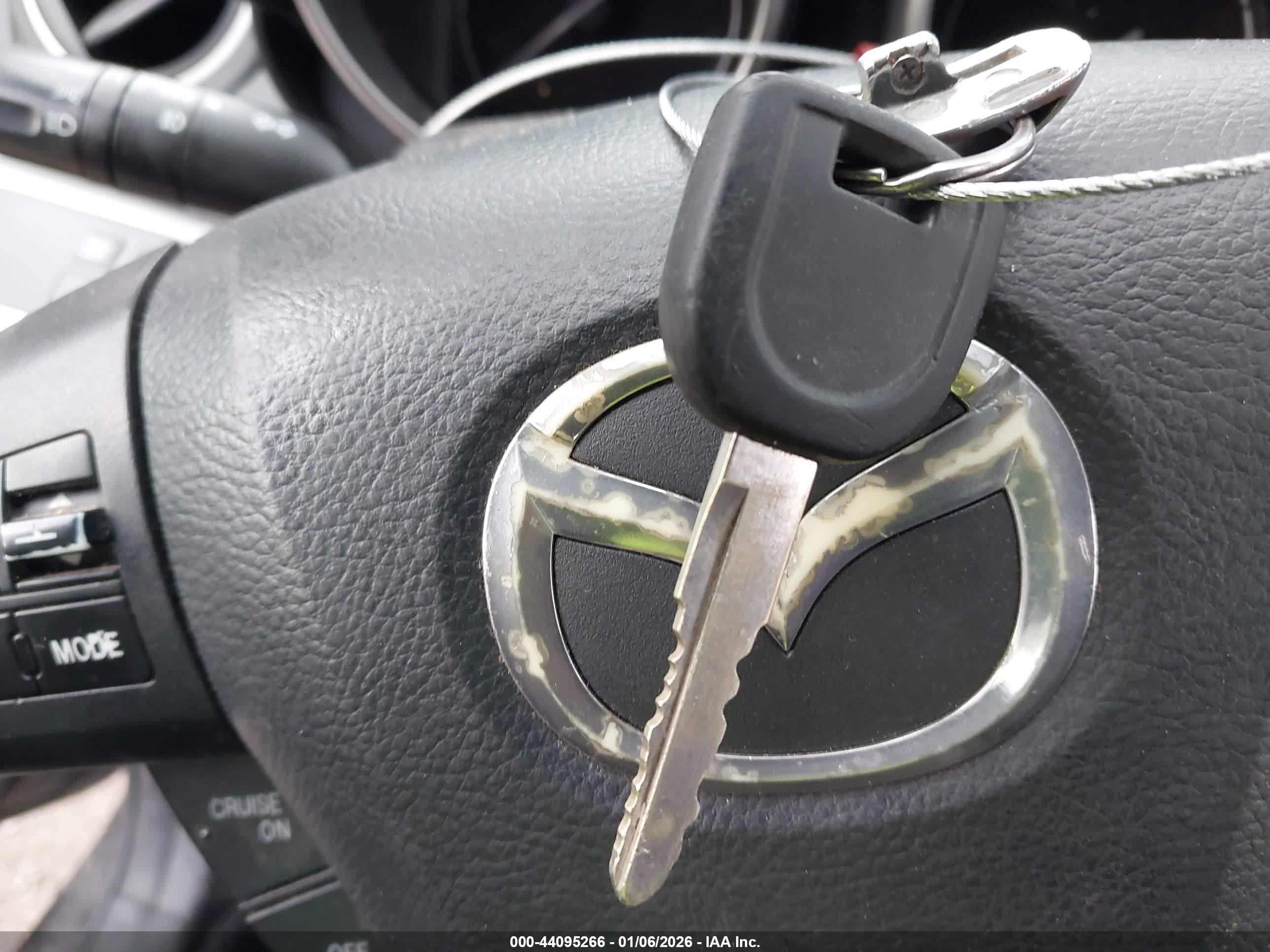 MAZDA MAZDA3 image 11