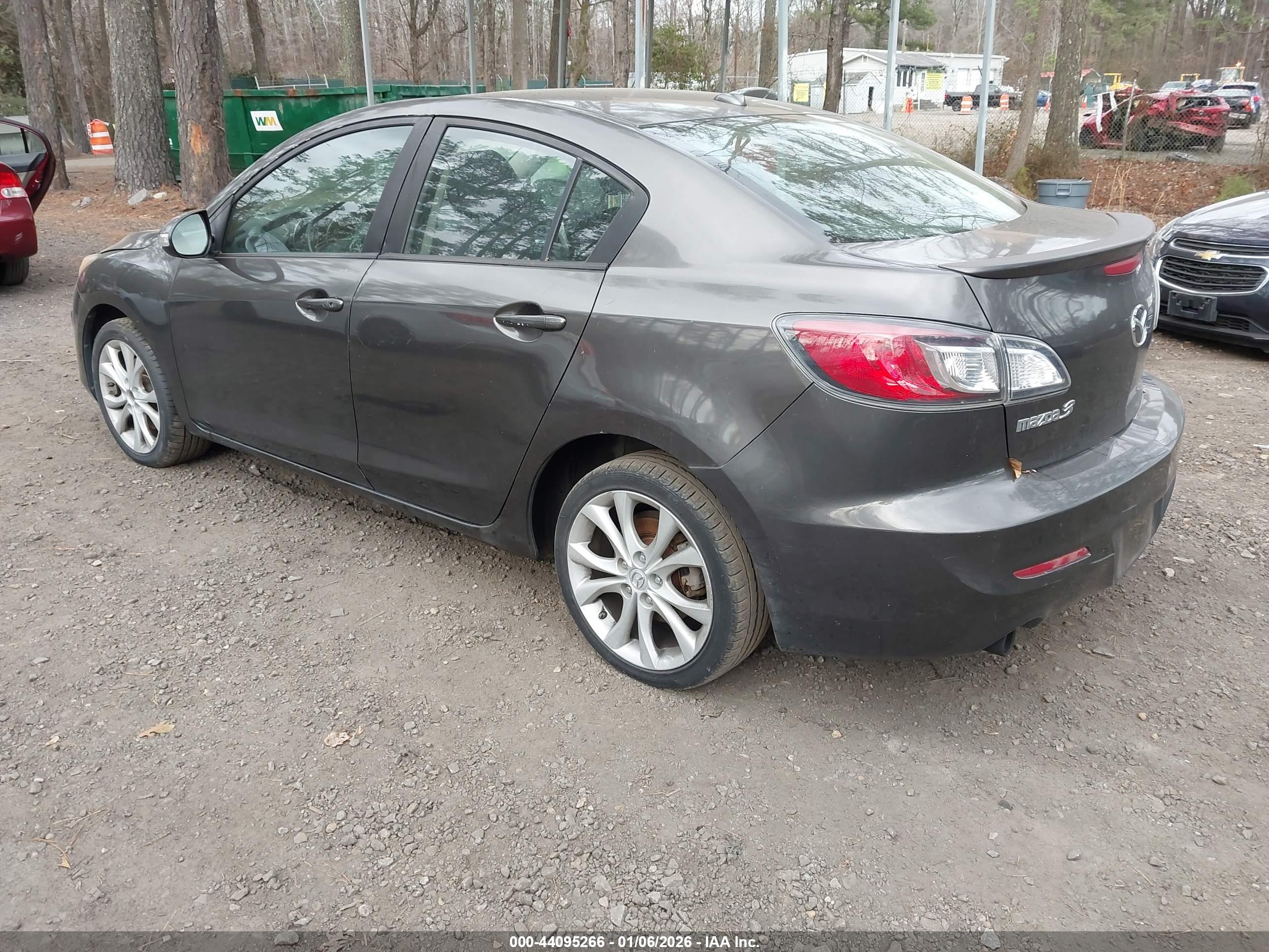 MAZDA MAZDA3 image 3
