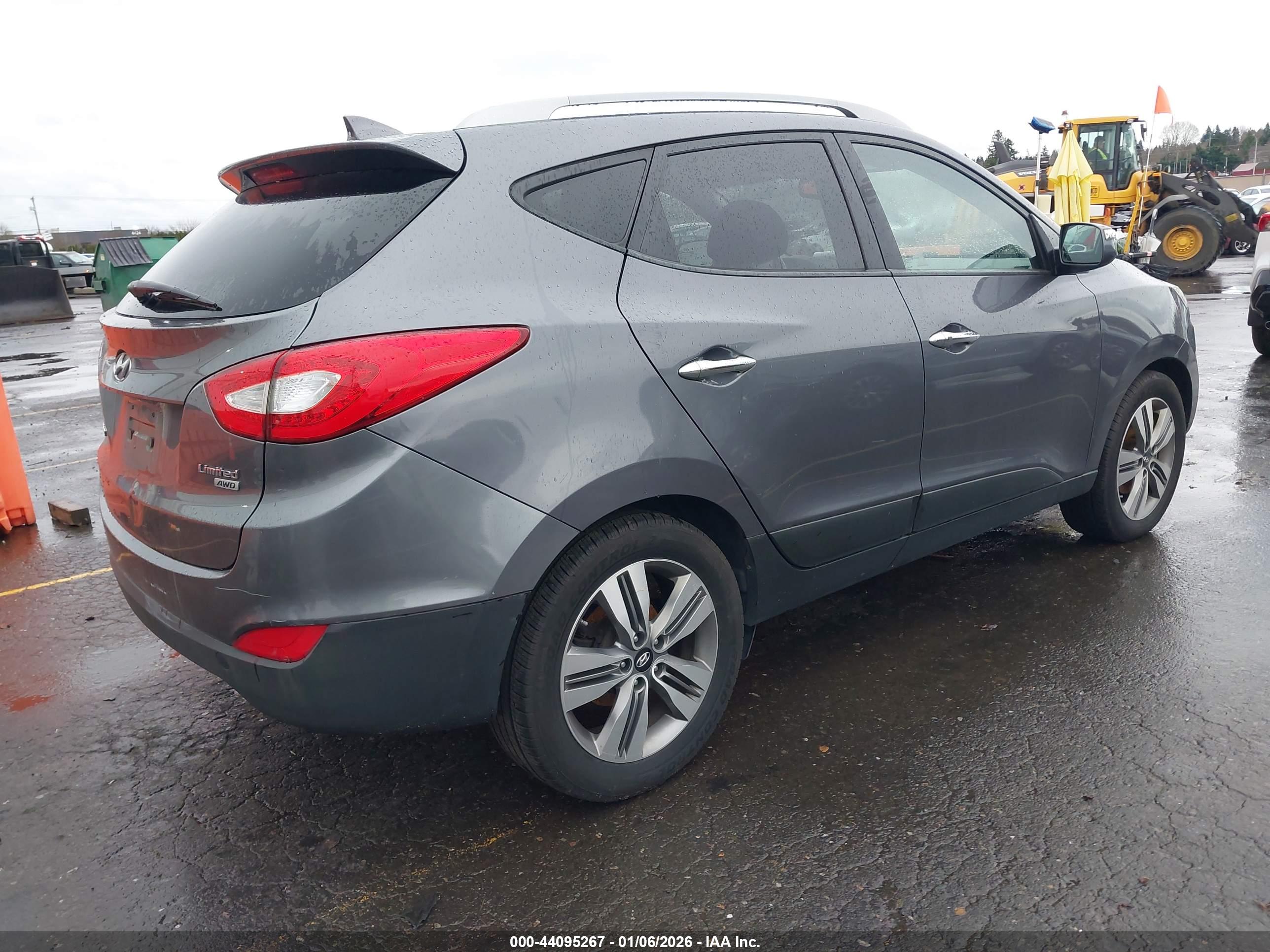 HYUNDAI TUCSON image 4