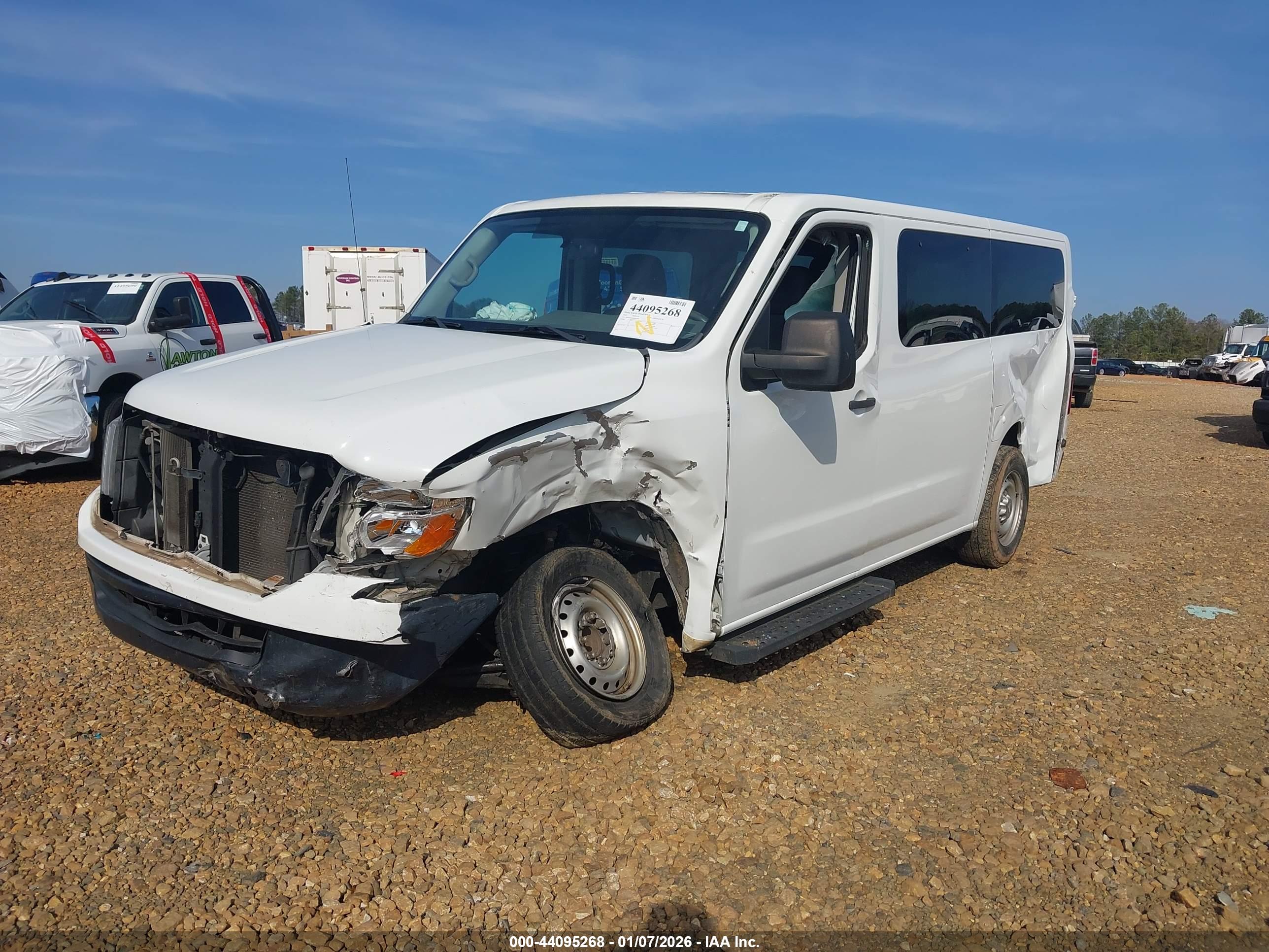 NISSAN NV image 2