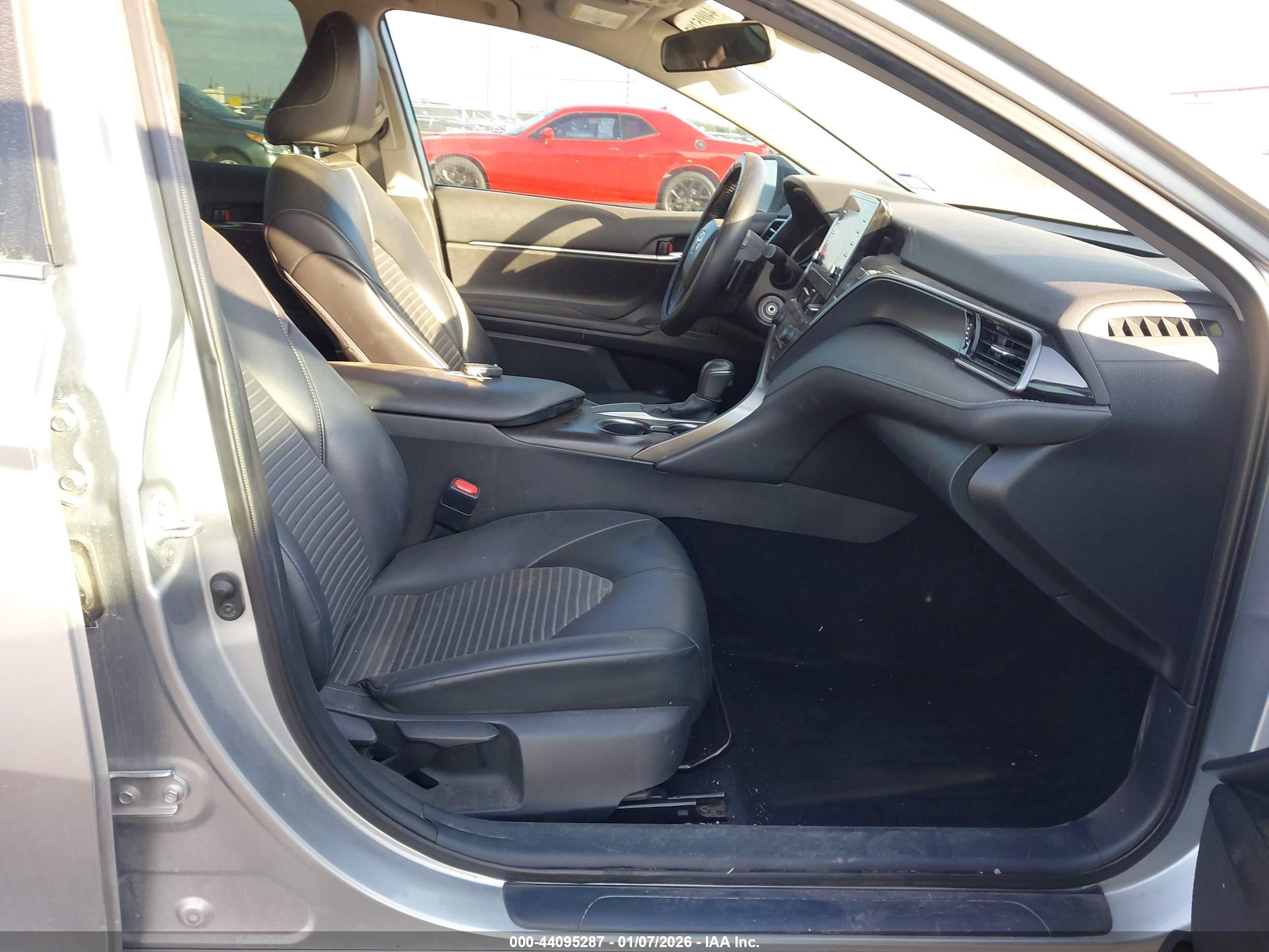 TOYOTA CAMRY image 5
