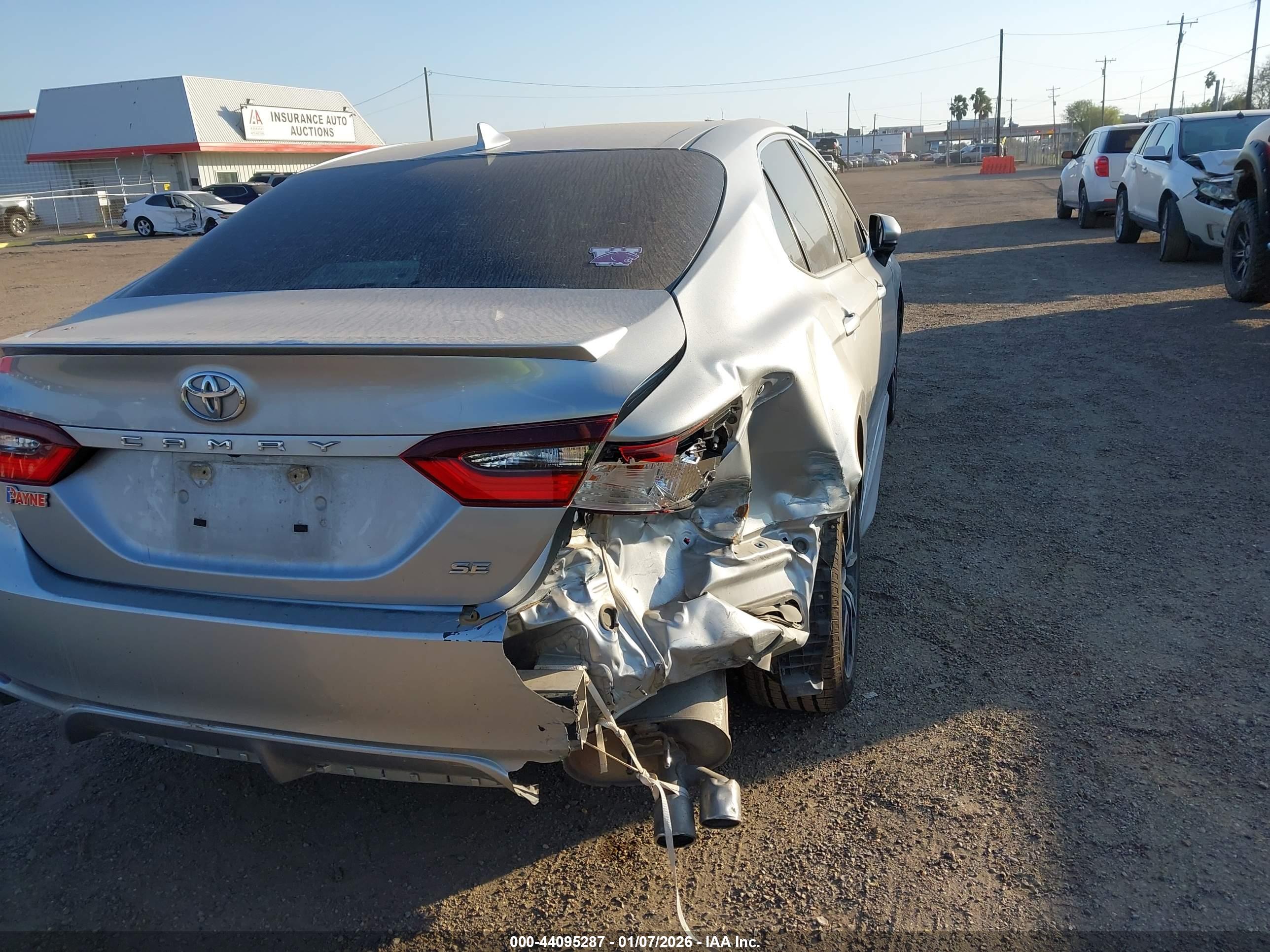 TOYOTA CAMRY image 6