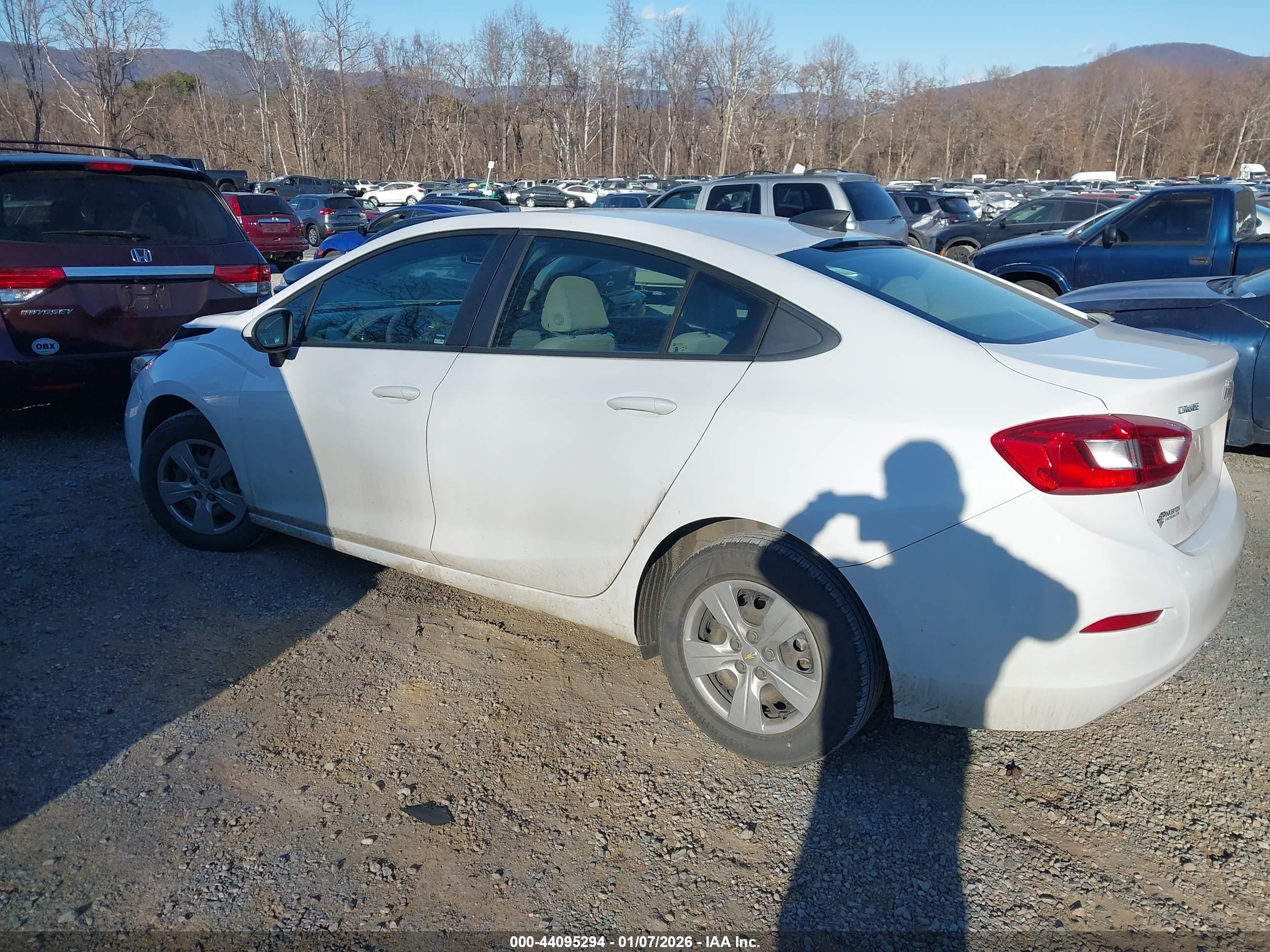 CHEVROLET CRUZE image 3