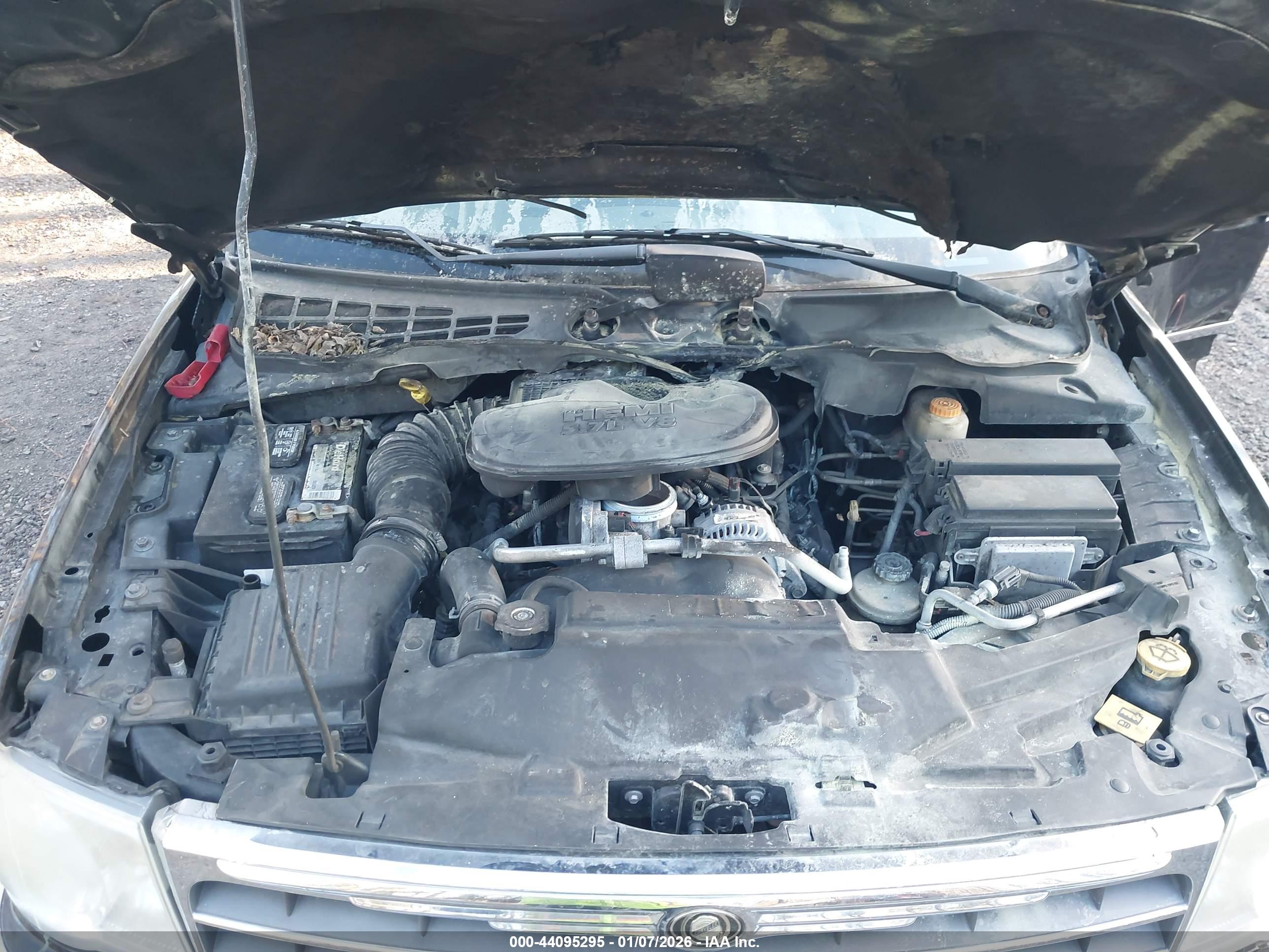 CHRYSLER ASPEN image 10