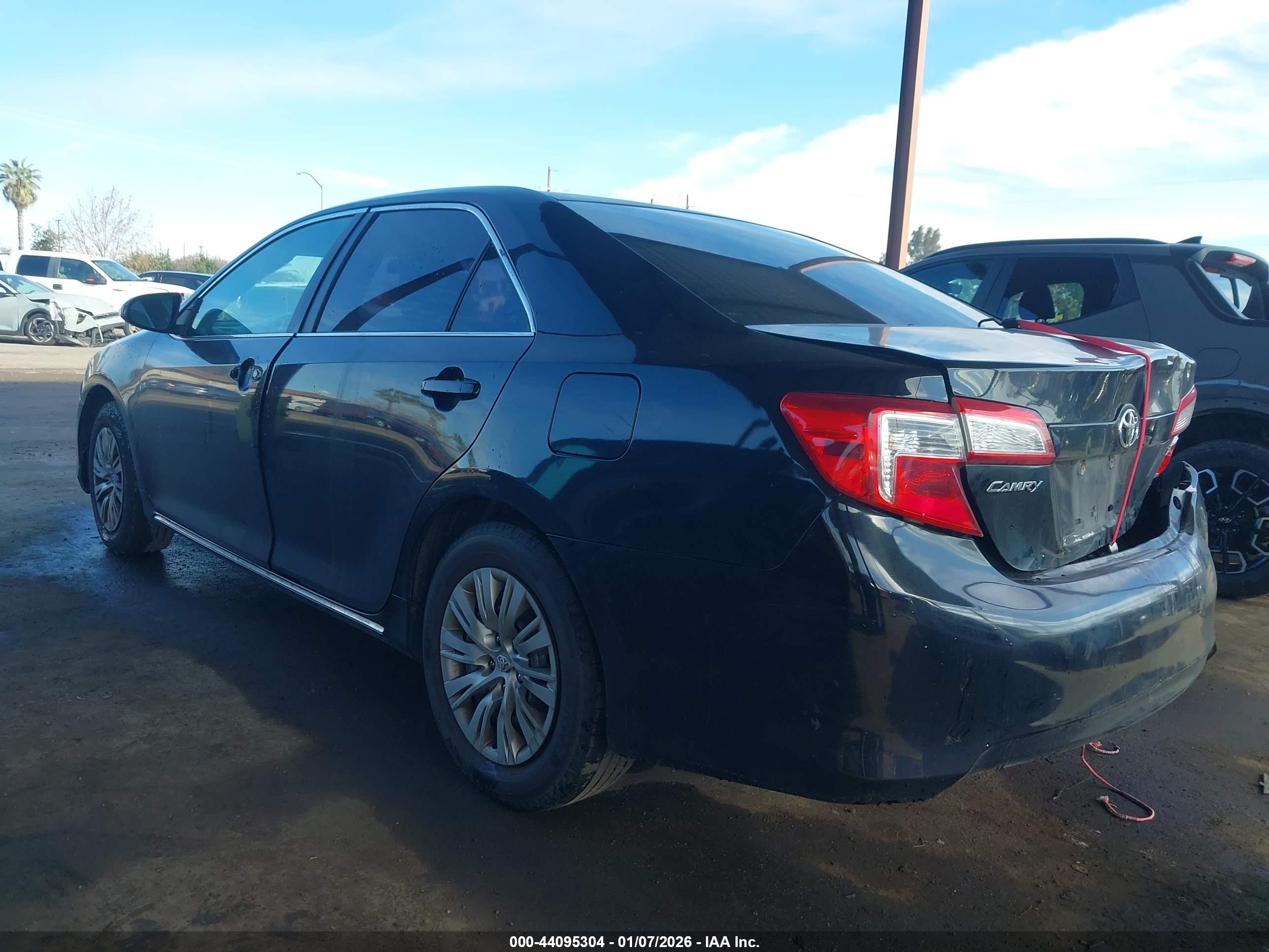 TOYOTA CAMRY image 3