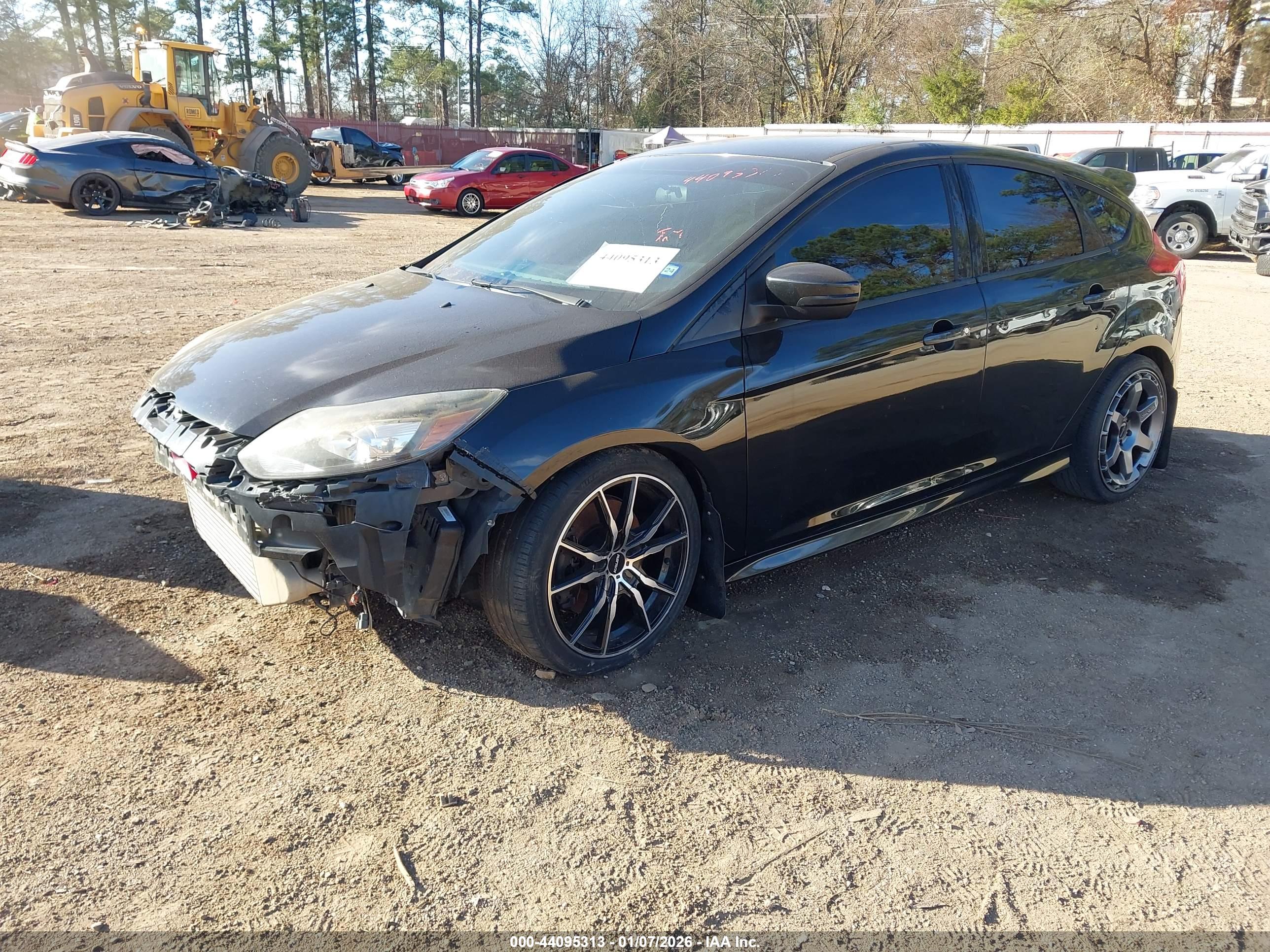 FORD FOCUS image 2