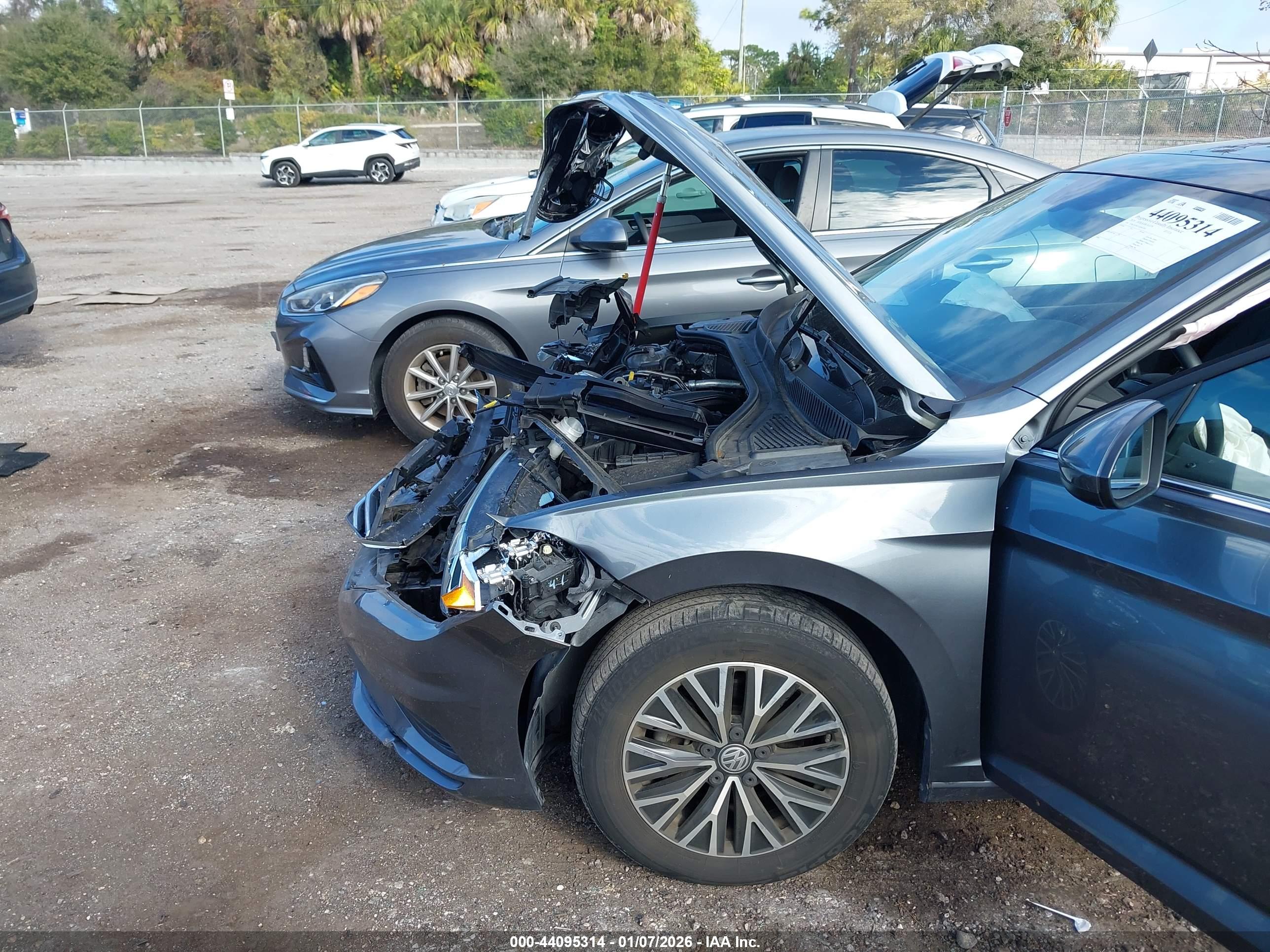 VOLKSWAGEN JETTA image 6