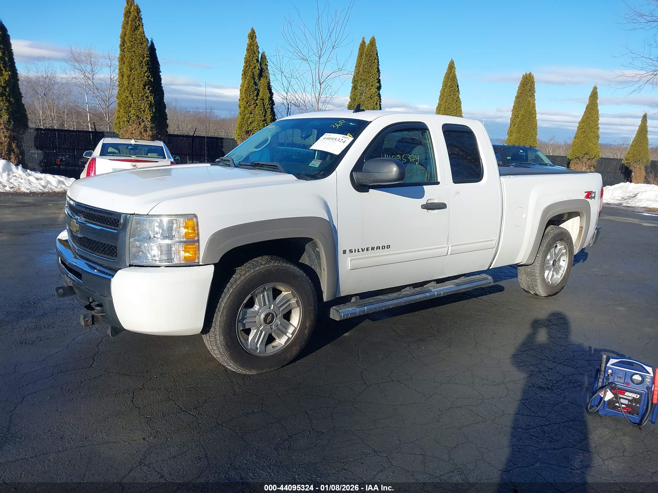 CHEVROLET SILVERADO image 2