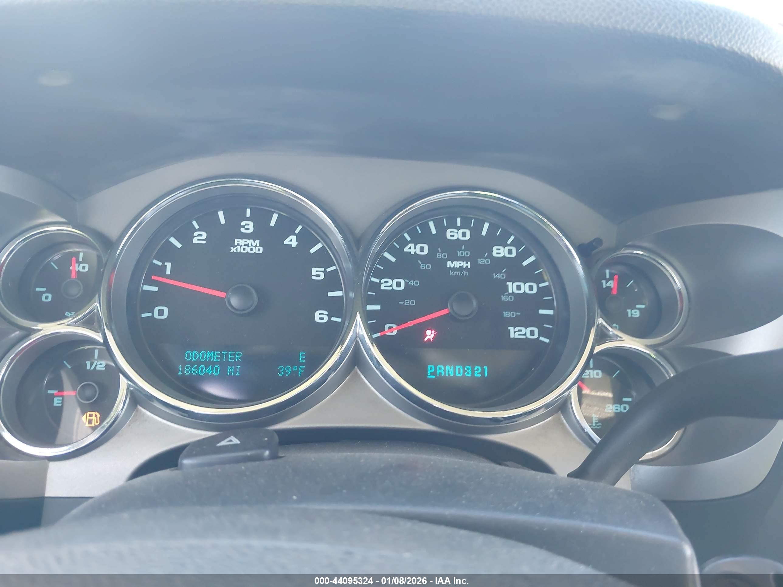 CHEVROLET SILVERADO image 7