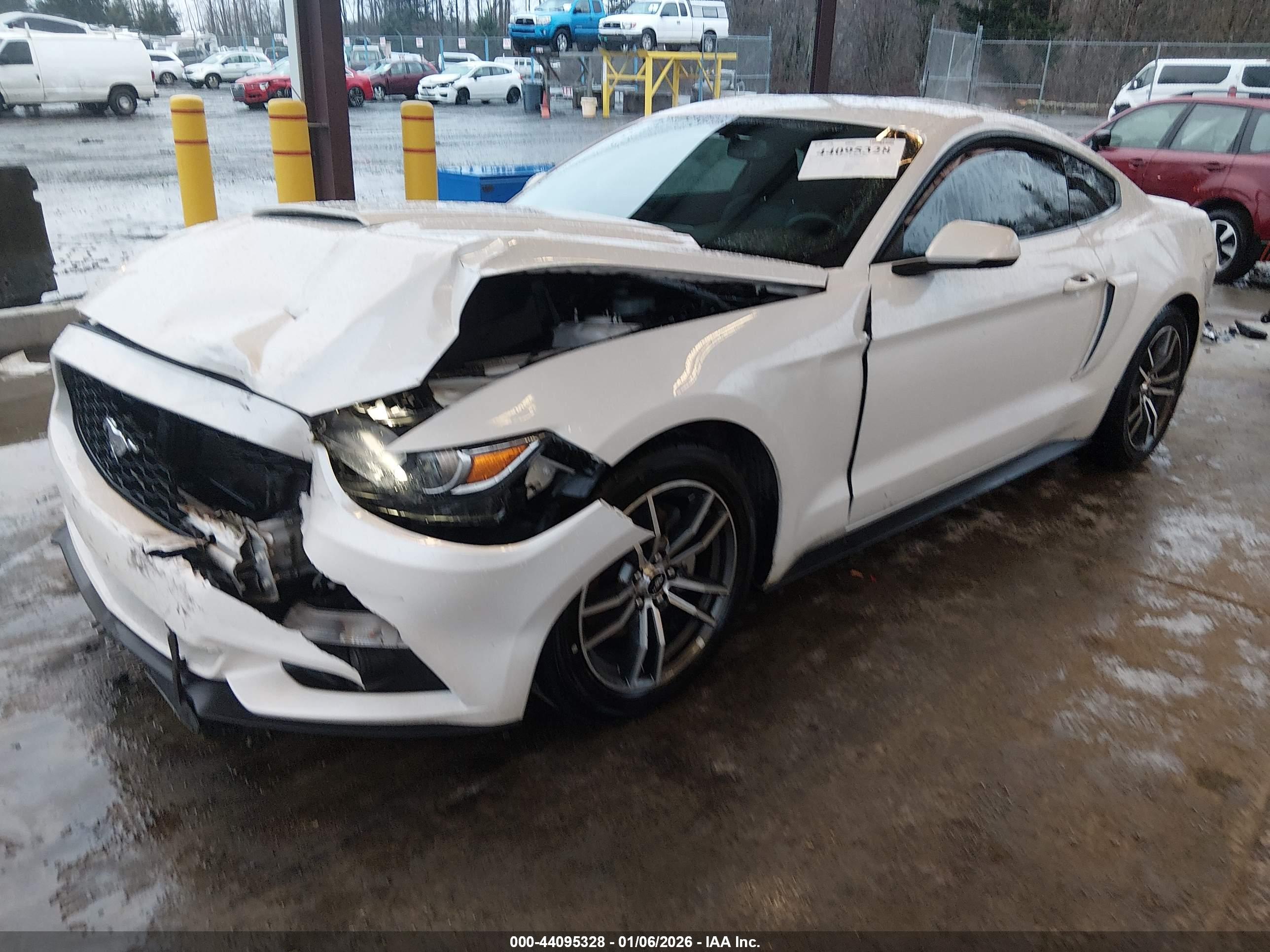 FORD MUSTANG image 2
