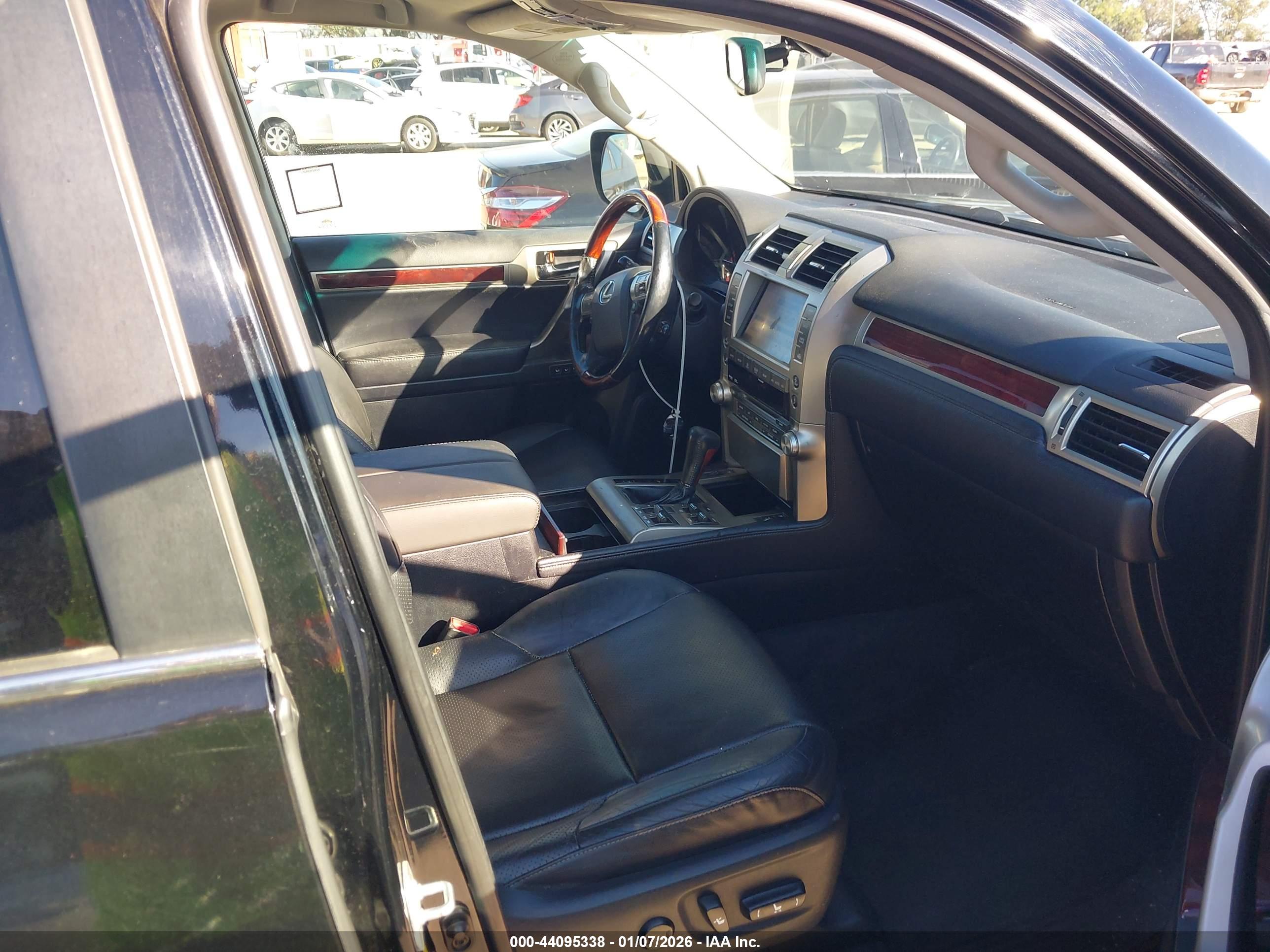 LEXUS GX image 5