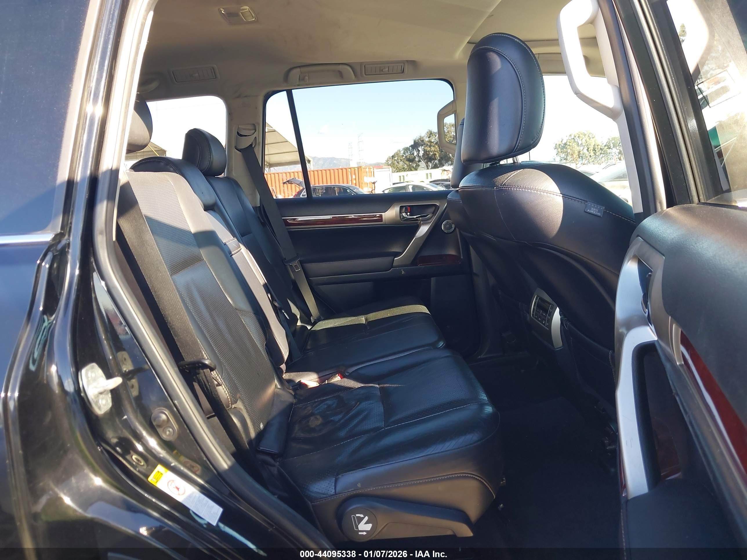 LEXUS GX image 8