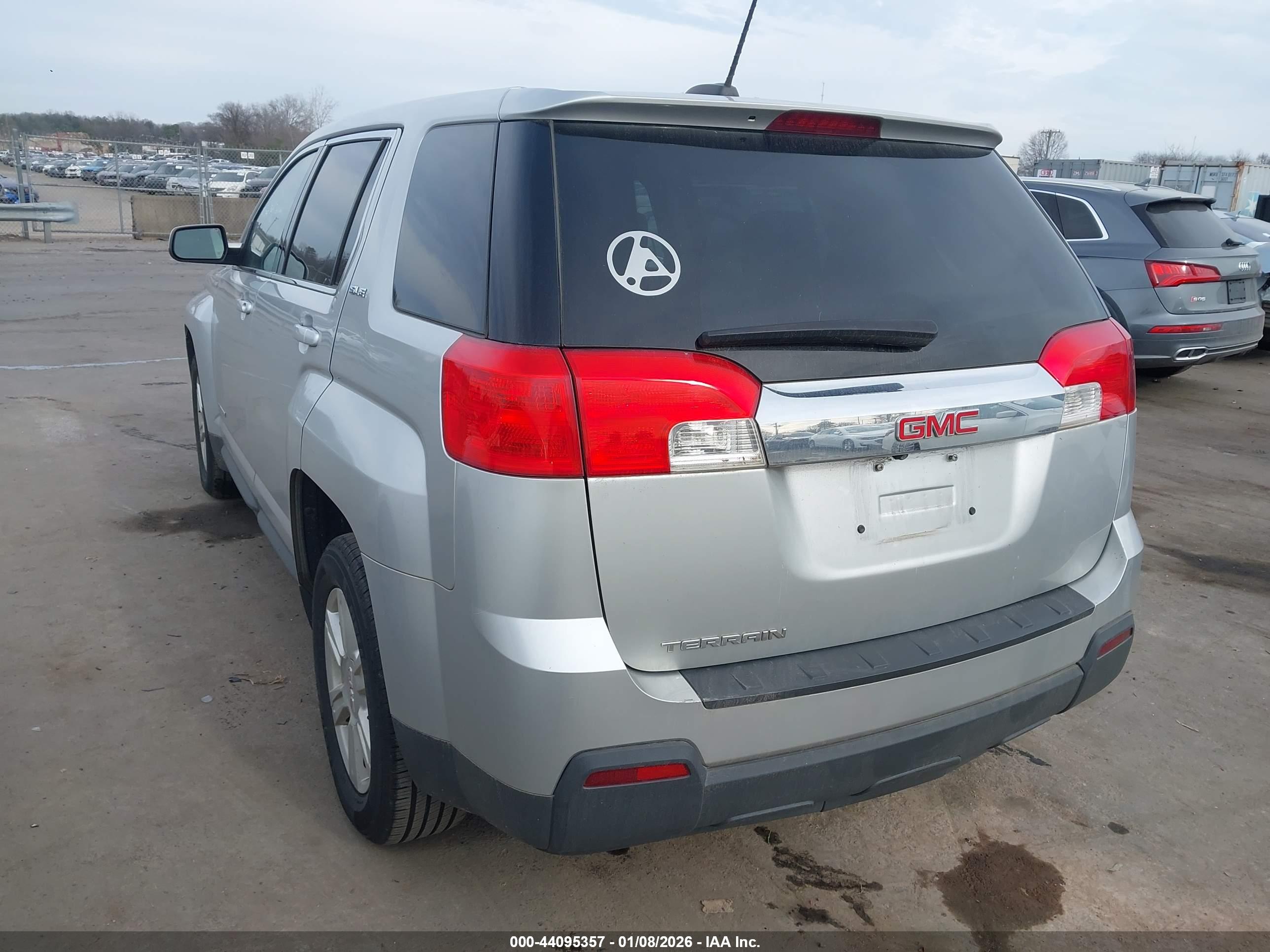 GMC TERRAIN image 3