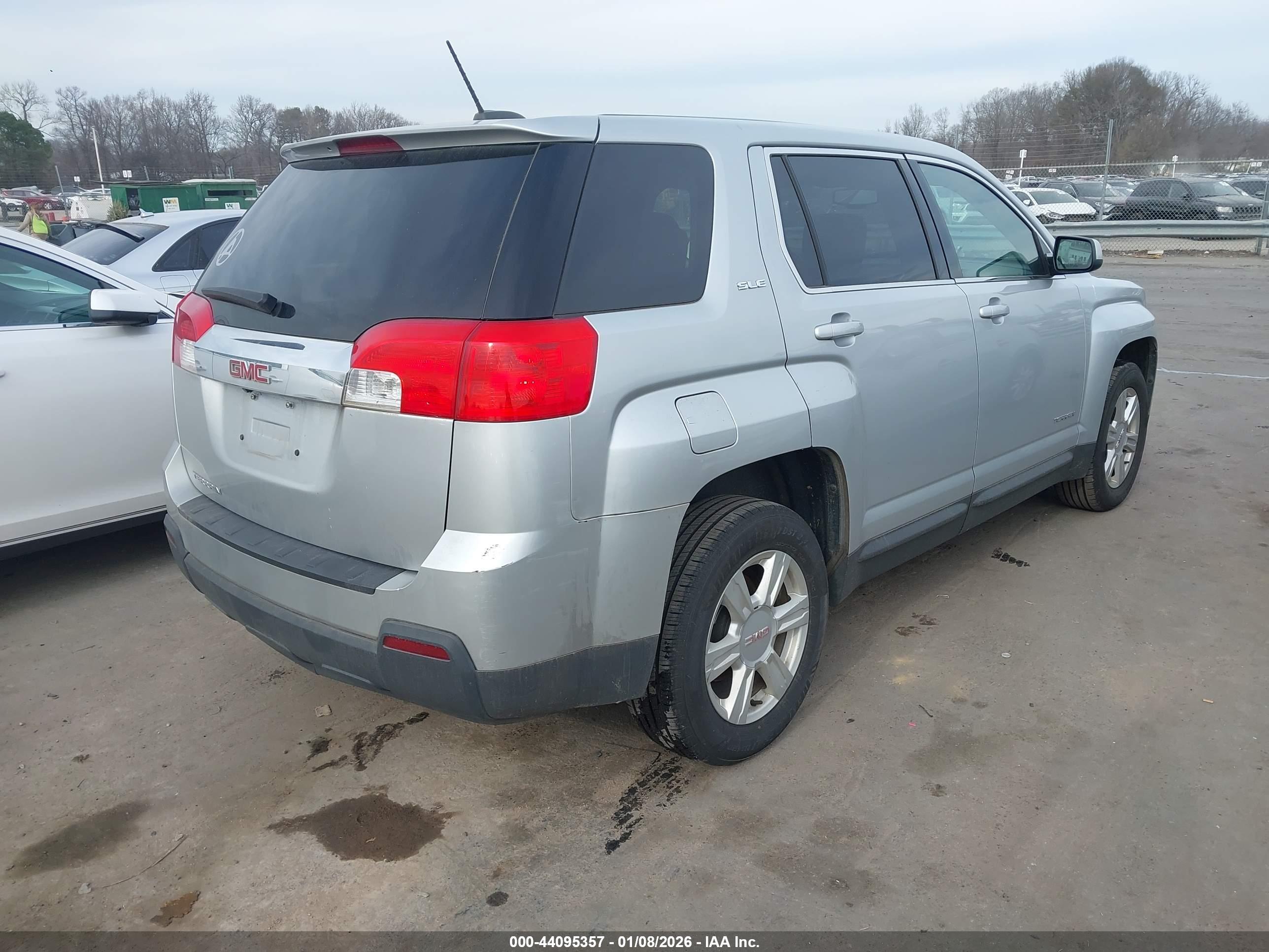 GMC TERRAIN image 4