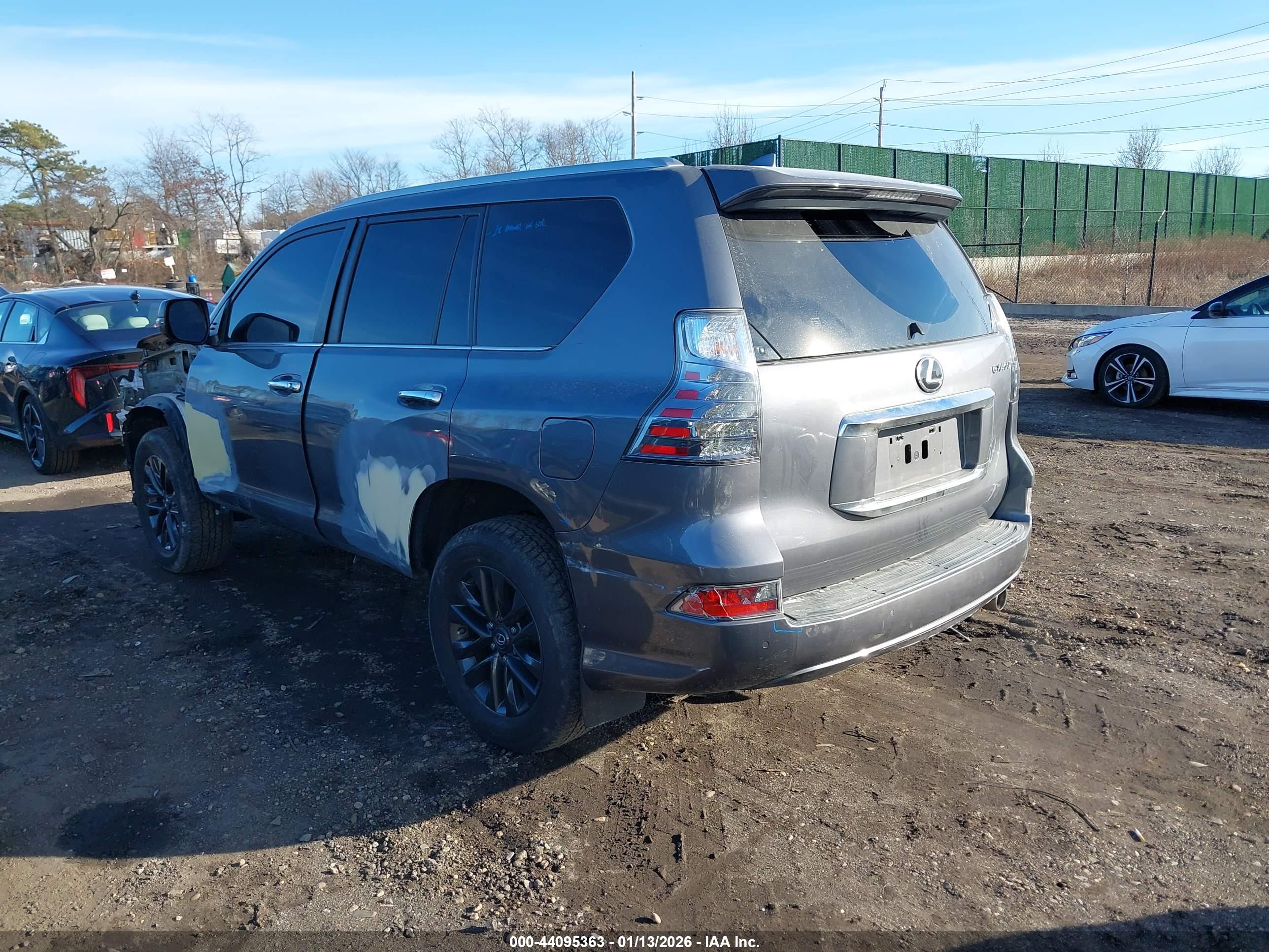 LEXUS GX image 3