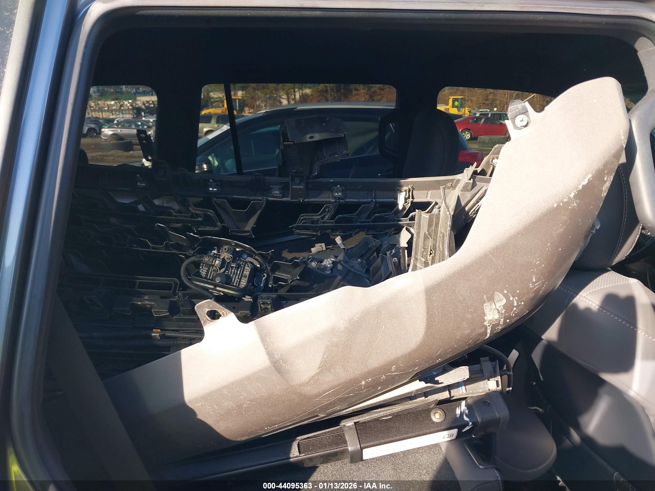 LEXUS GX image 8