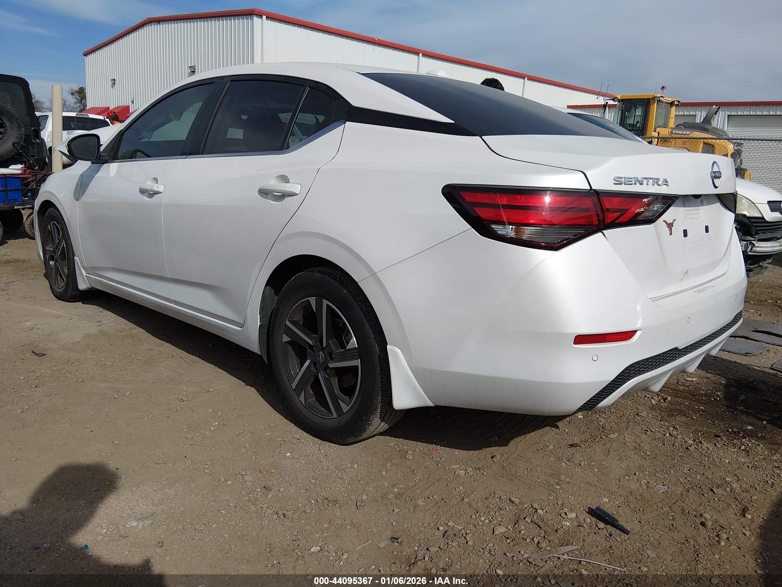 NISSAN SENTRA image 3