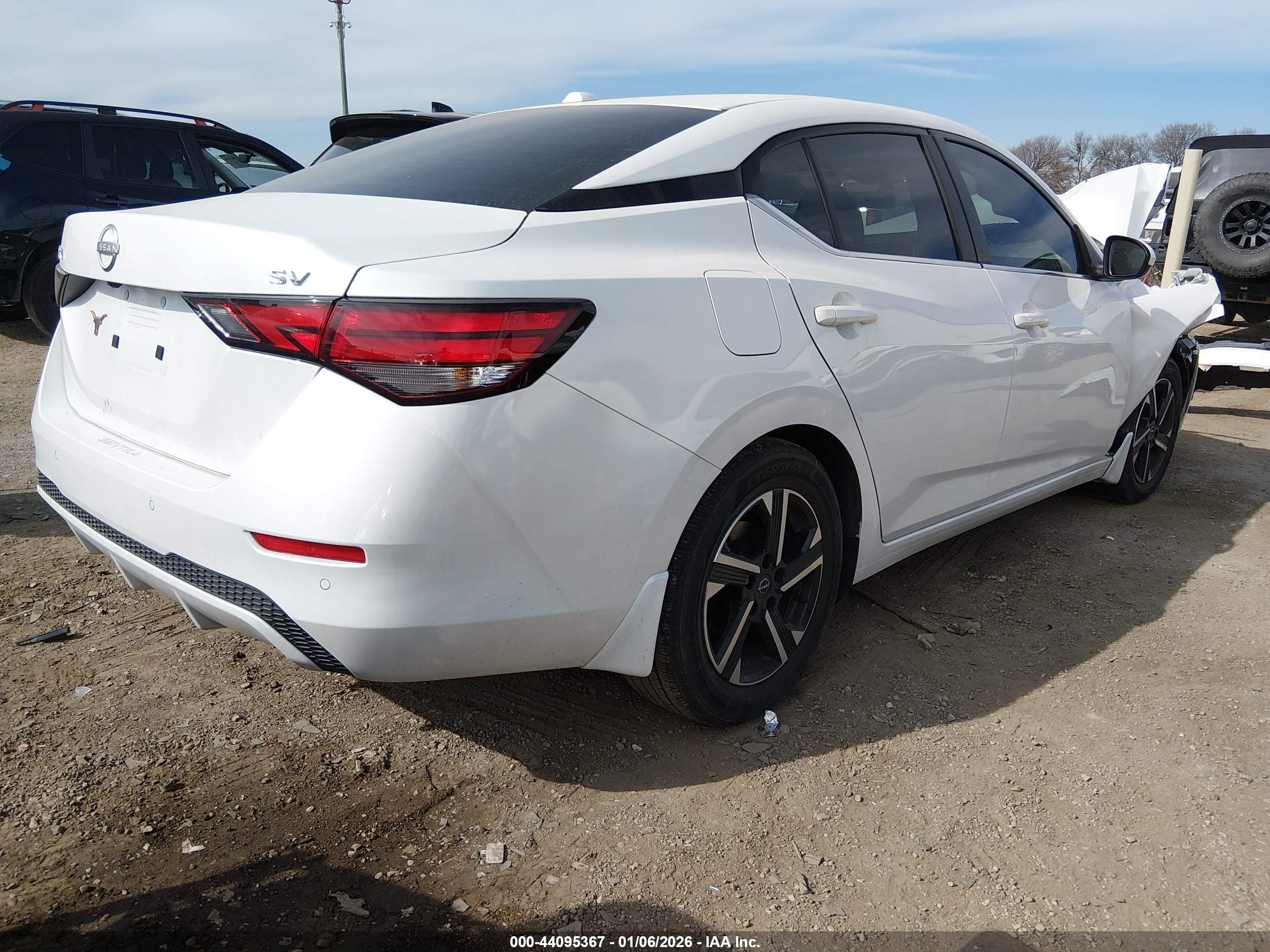 NISSAN SENTRA image 4