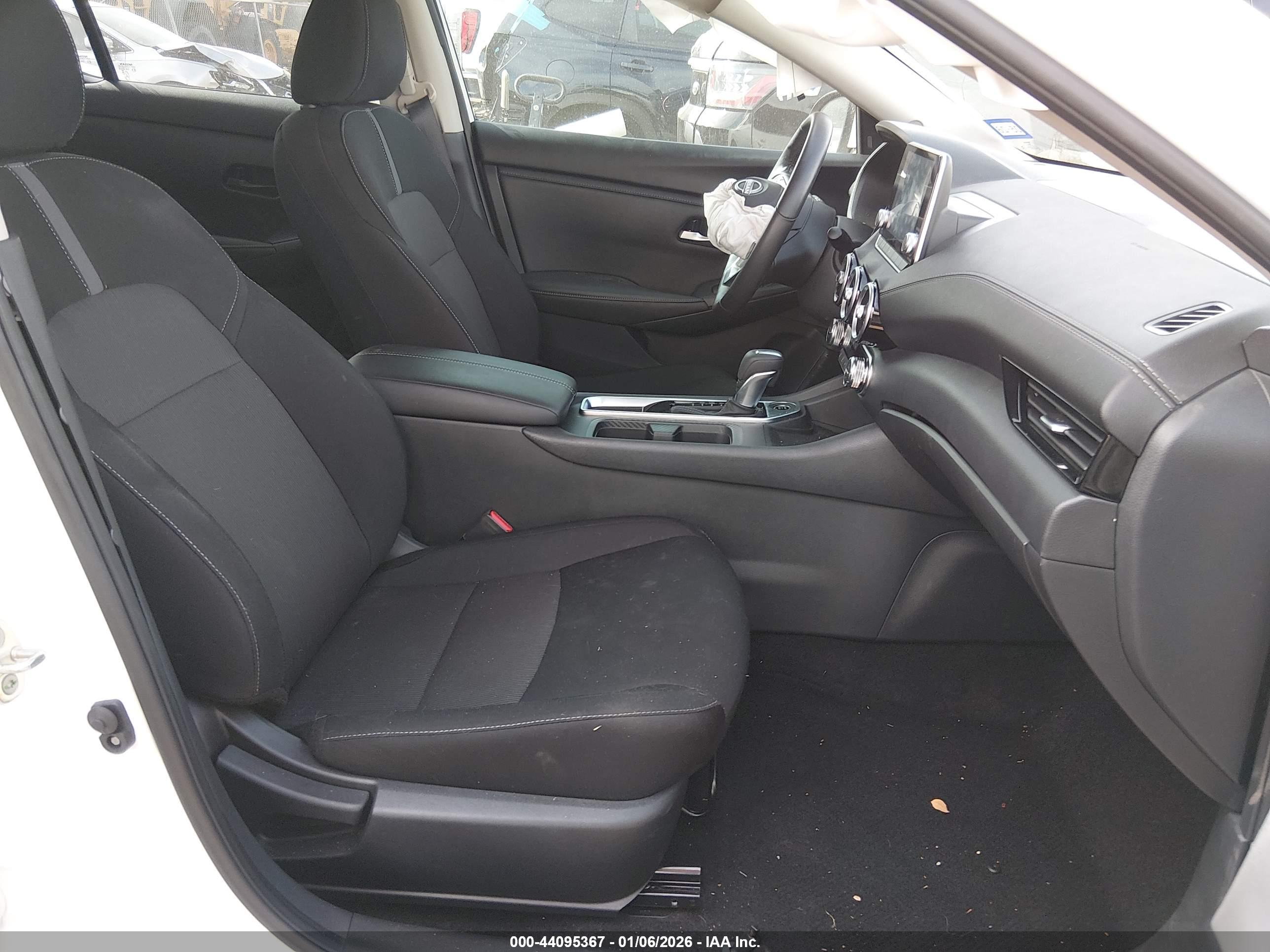 NISSAN SENTRA image 5