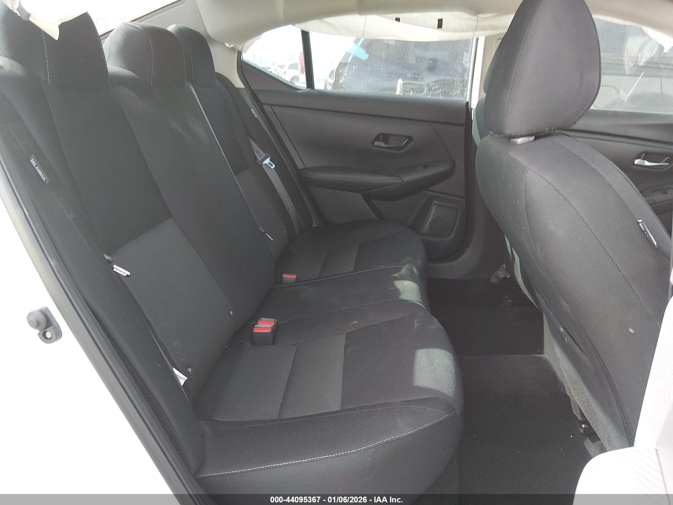NISSAN SENTRA image 8