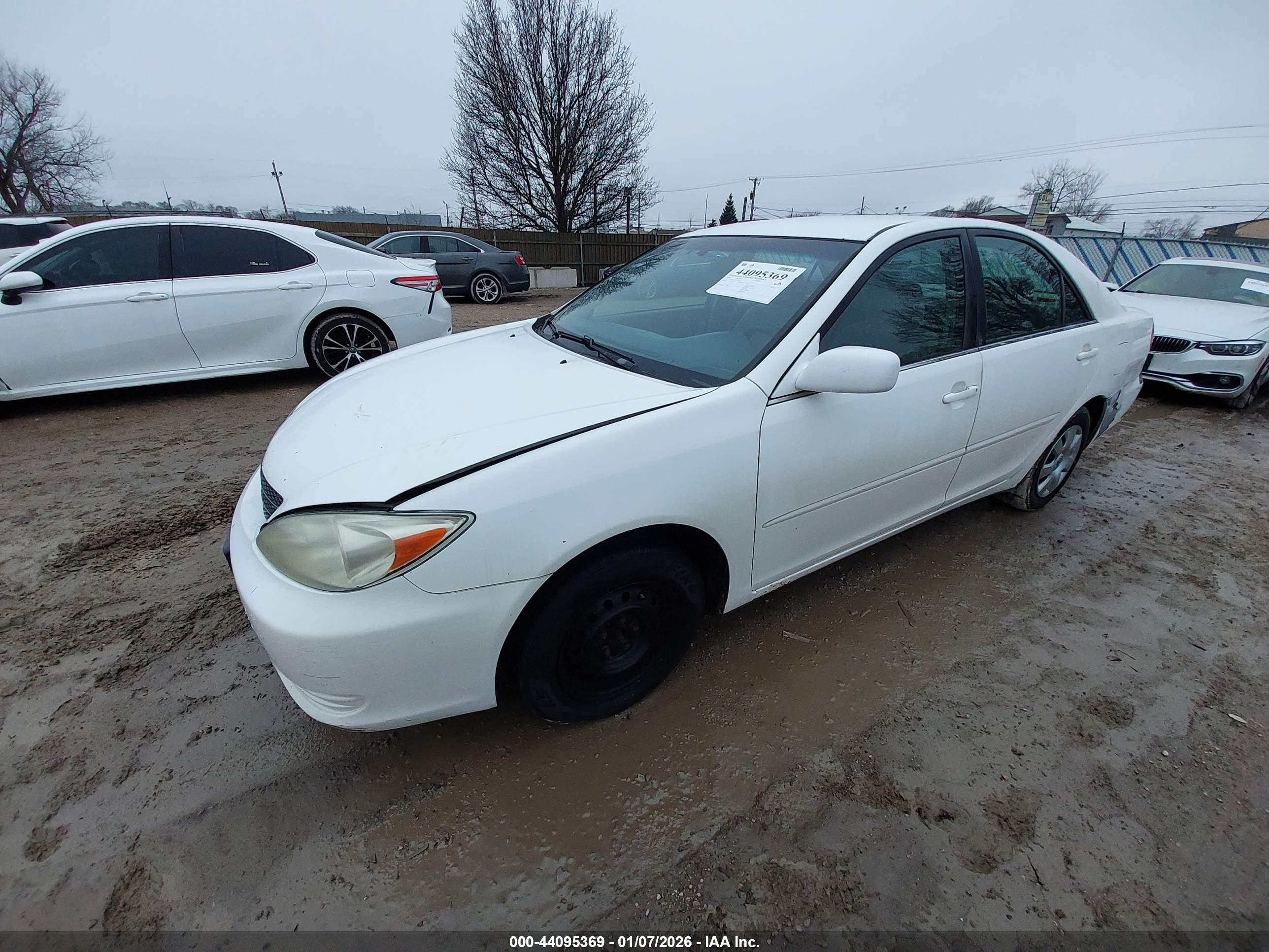 TOYOTA CAMRY image 2