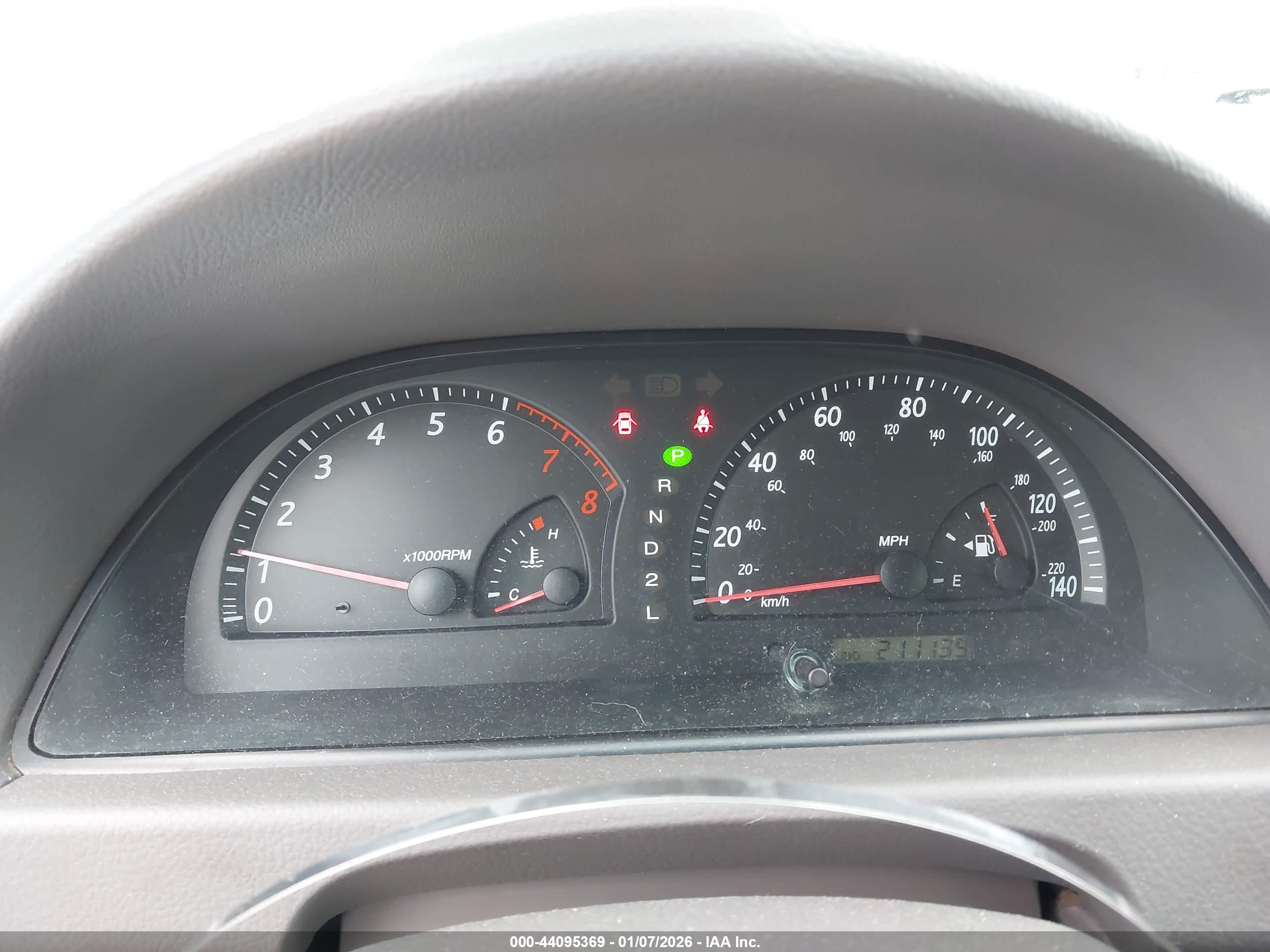 TOYOTA CAMRY image 7
