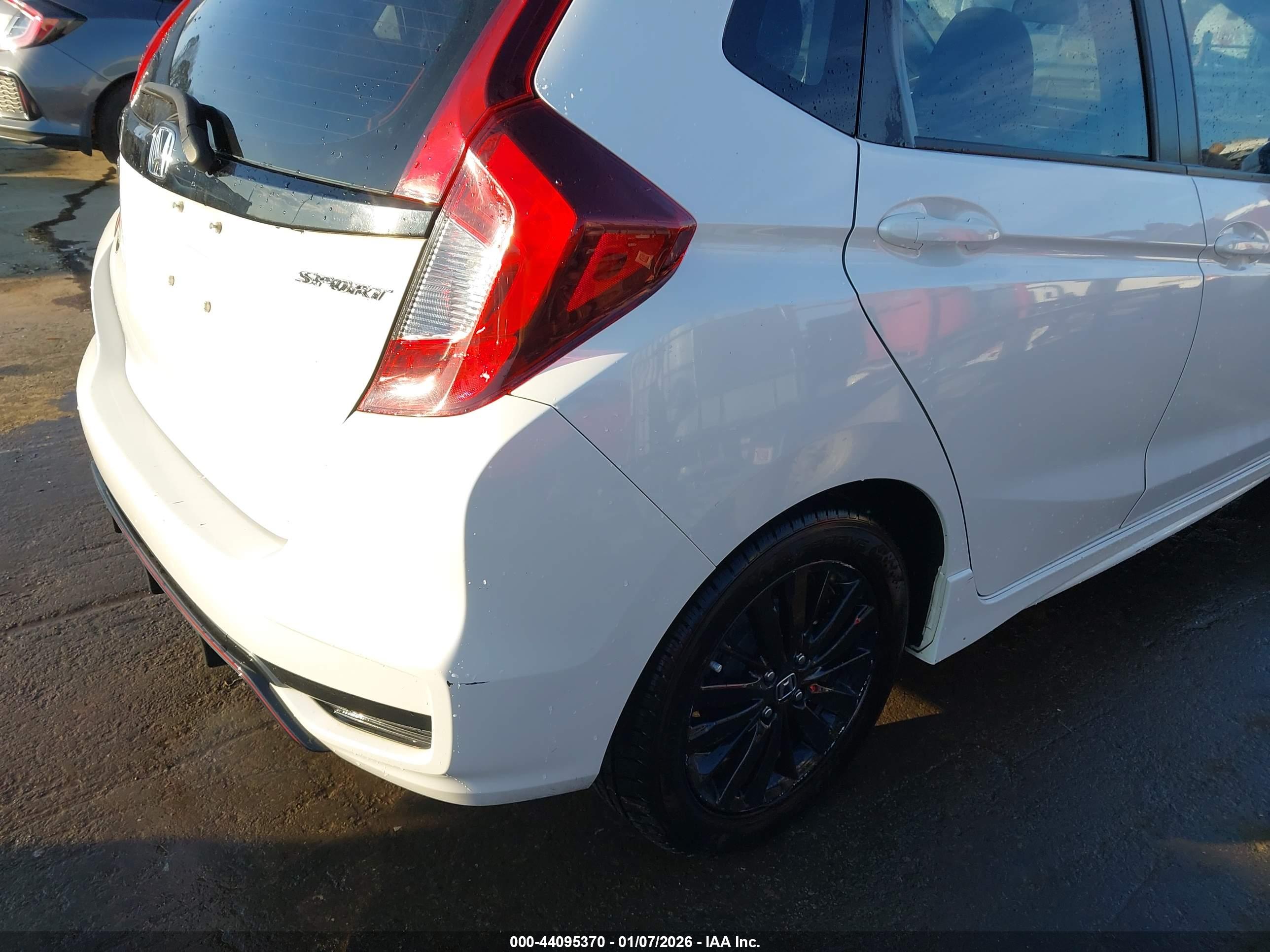 HONDA FIT image 6
