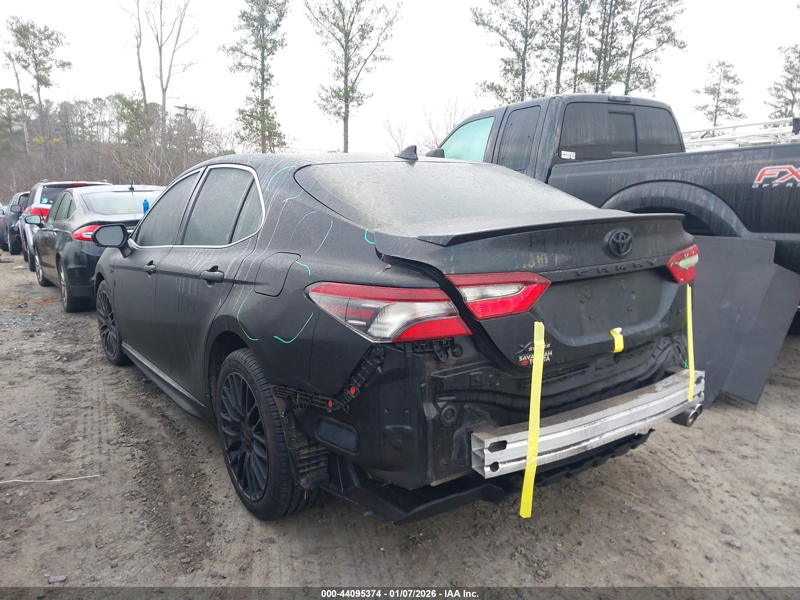 TOYOTA CAMRY image 3