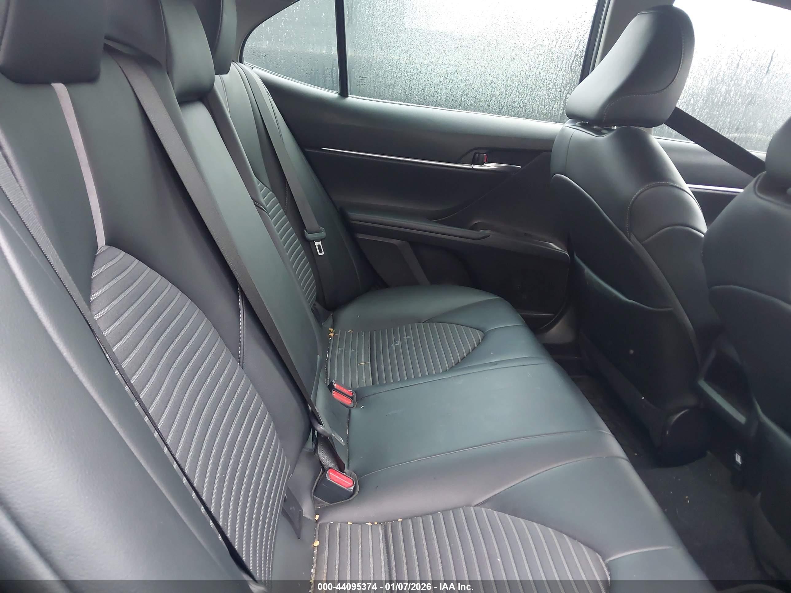 TOYOTA CAMRY image 8