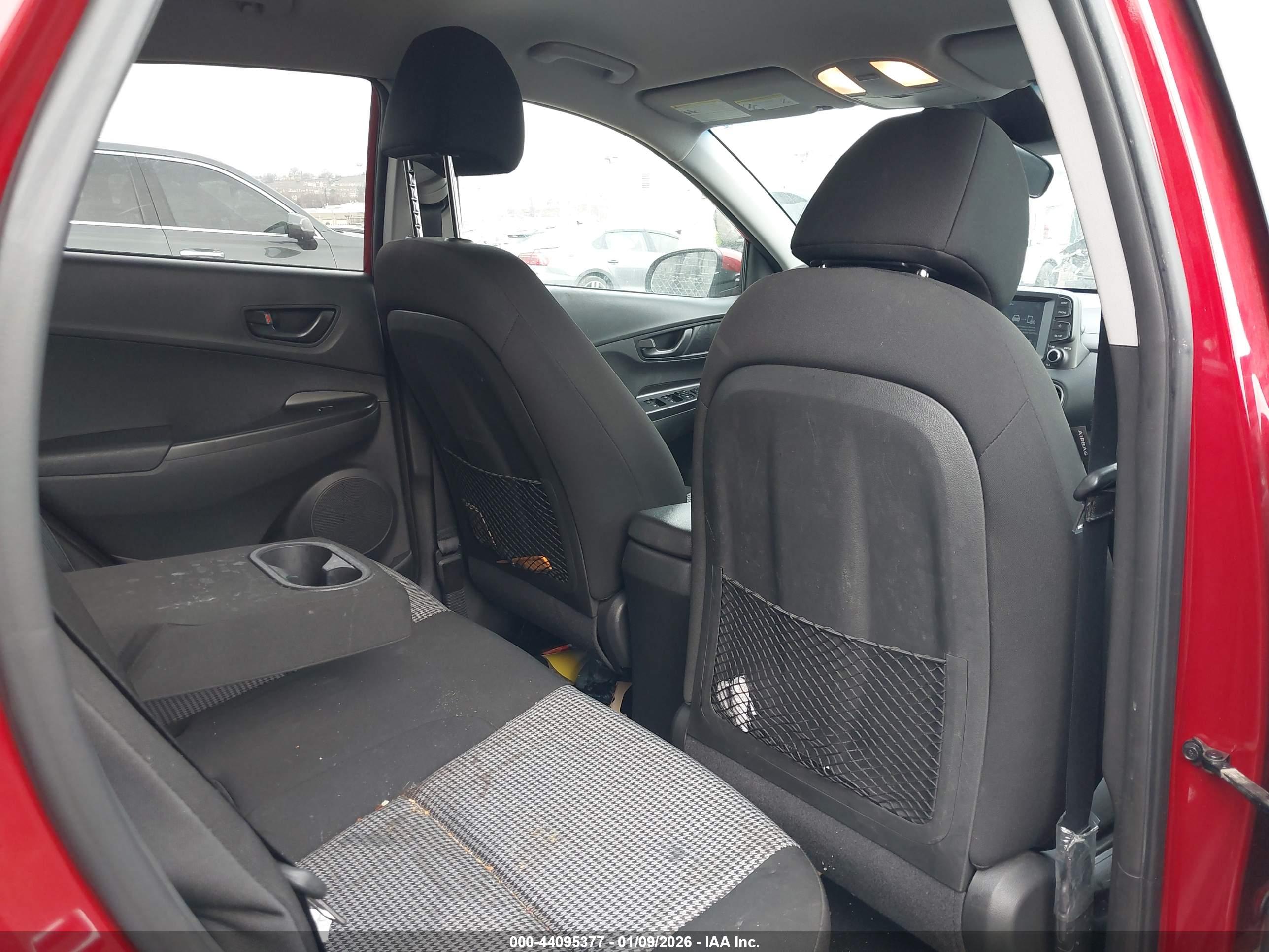 HYUNDAI KONA image 8